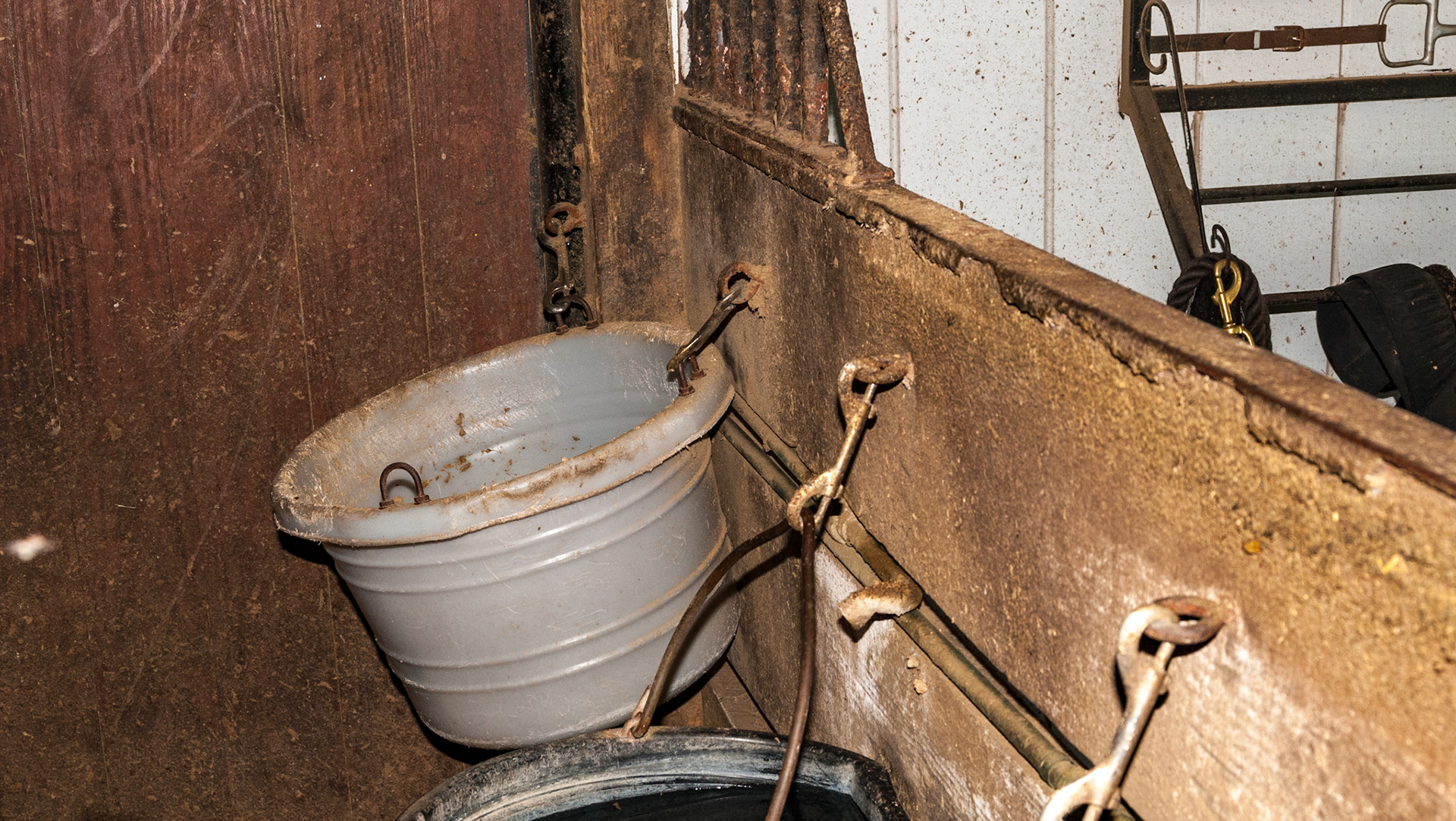 All thumb latches are facing the correct way - towards the wall and away from the eye lids. The handle attachments could be covered for better safety.