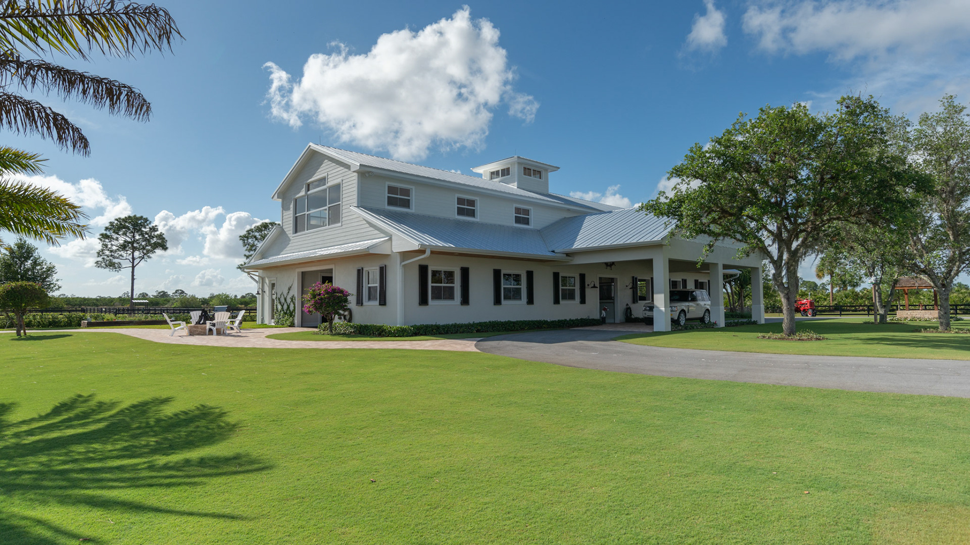 Stuart, FL barn with a living area above.