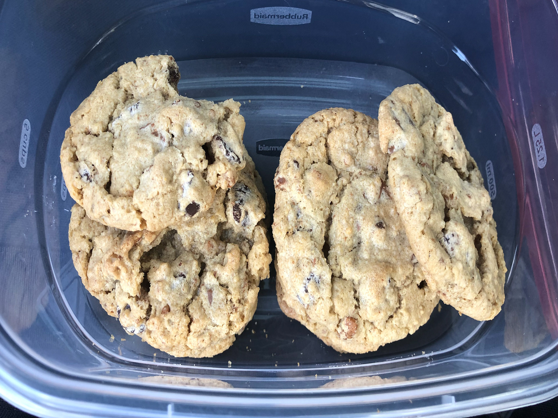 Wheat flour and sugar free free chocolate chip cookies