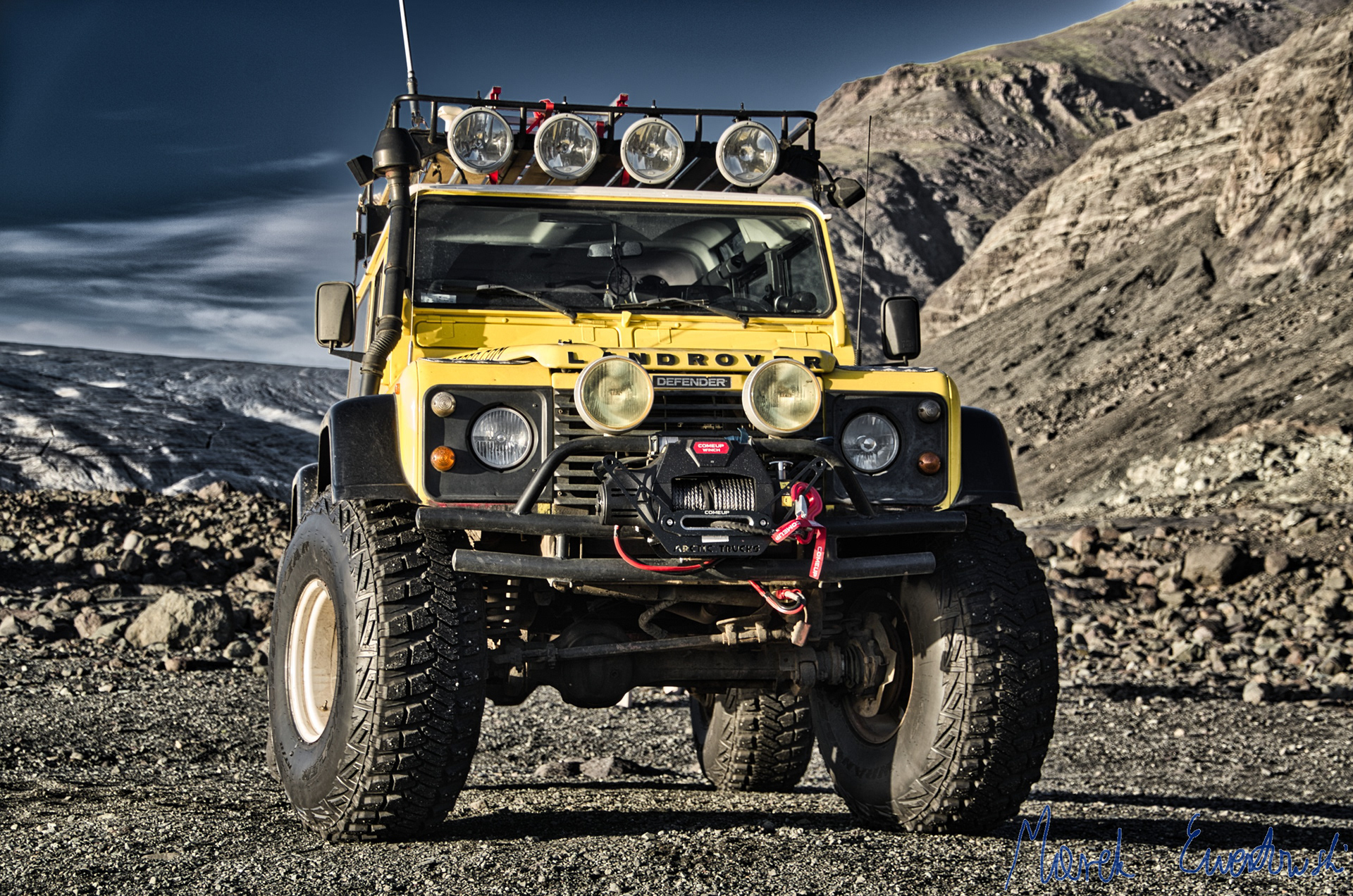 Heavy-duty Landrover Defender is a go-to vehicle if you need to drive into Icelandic interior. Breiðamerkursandur, Iceland. 