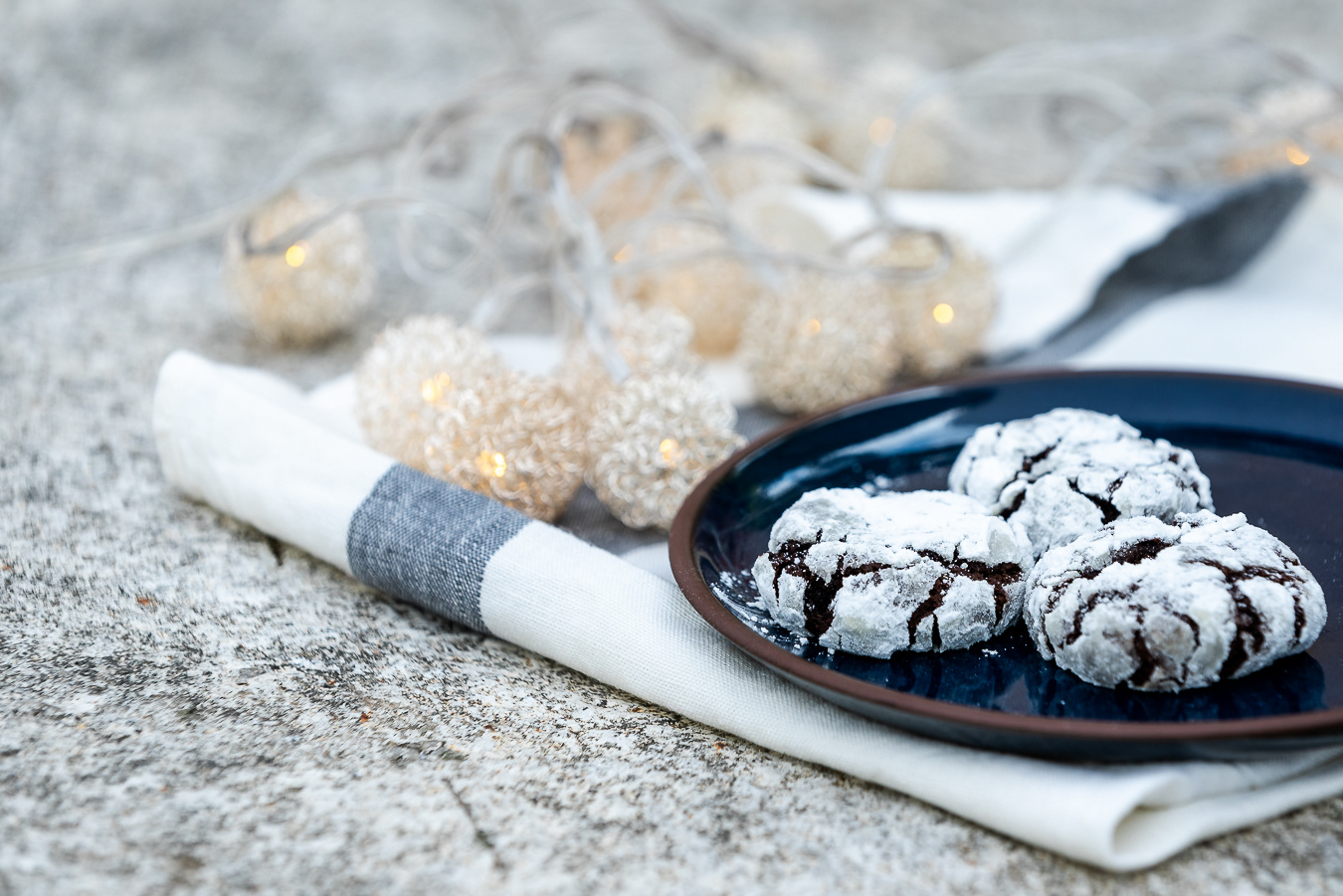 Christmas Crinkle Cookies by RawBeanBites for WELL, magazine asia