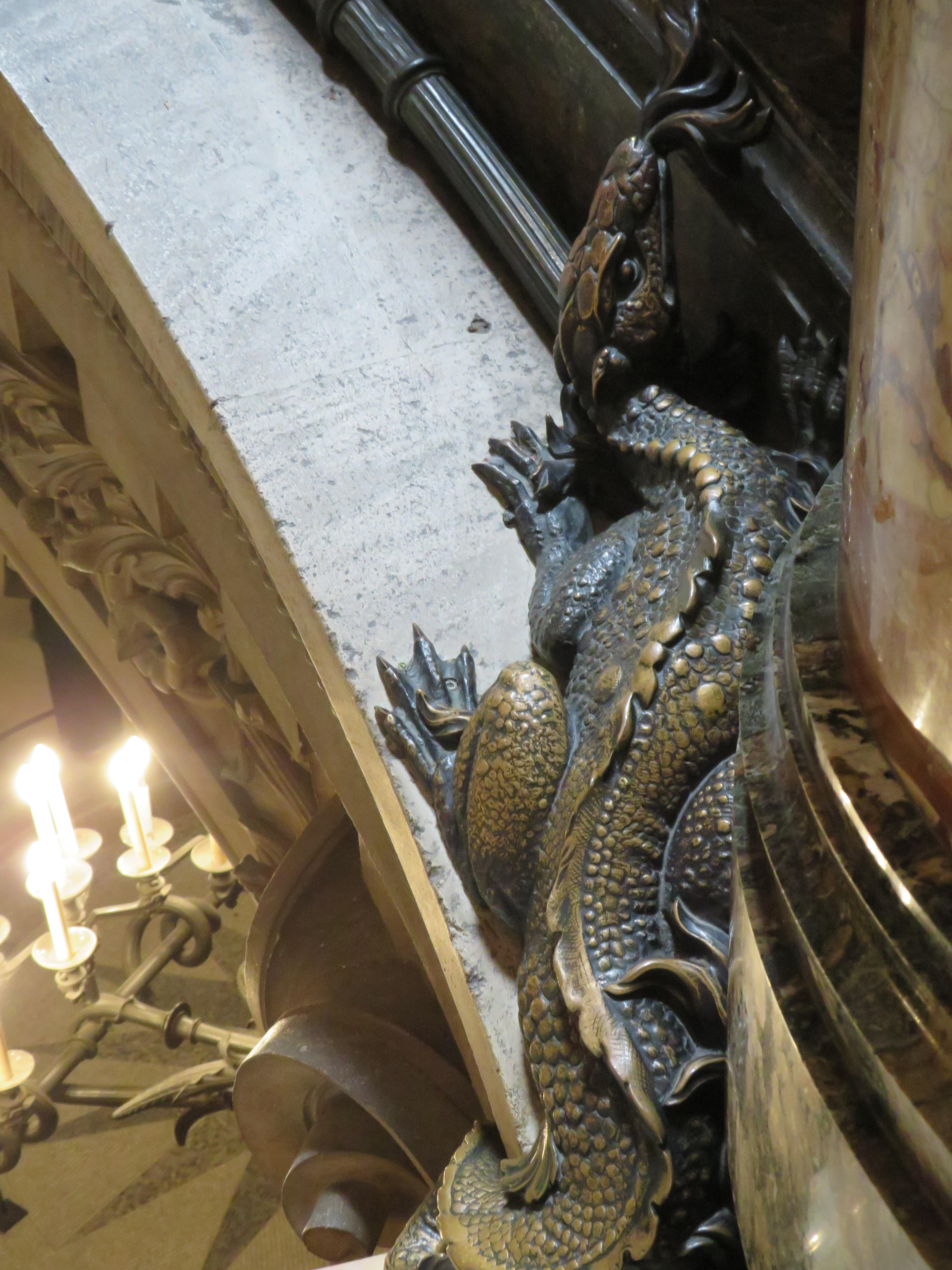 Hidden lizard in Paris Opera House