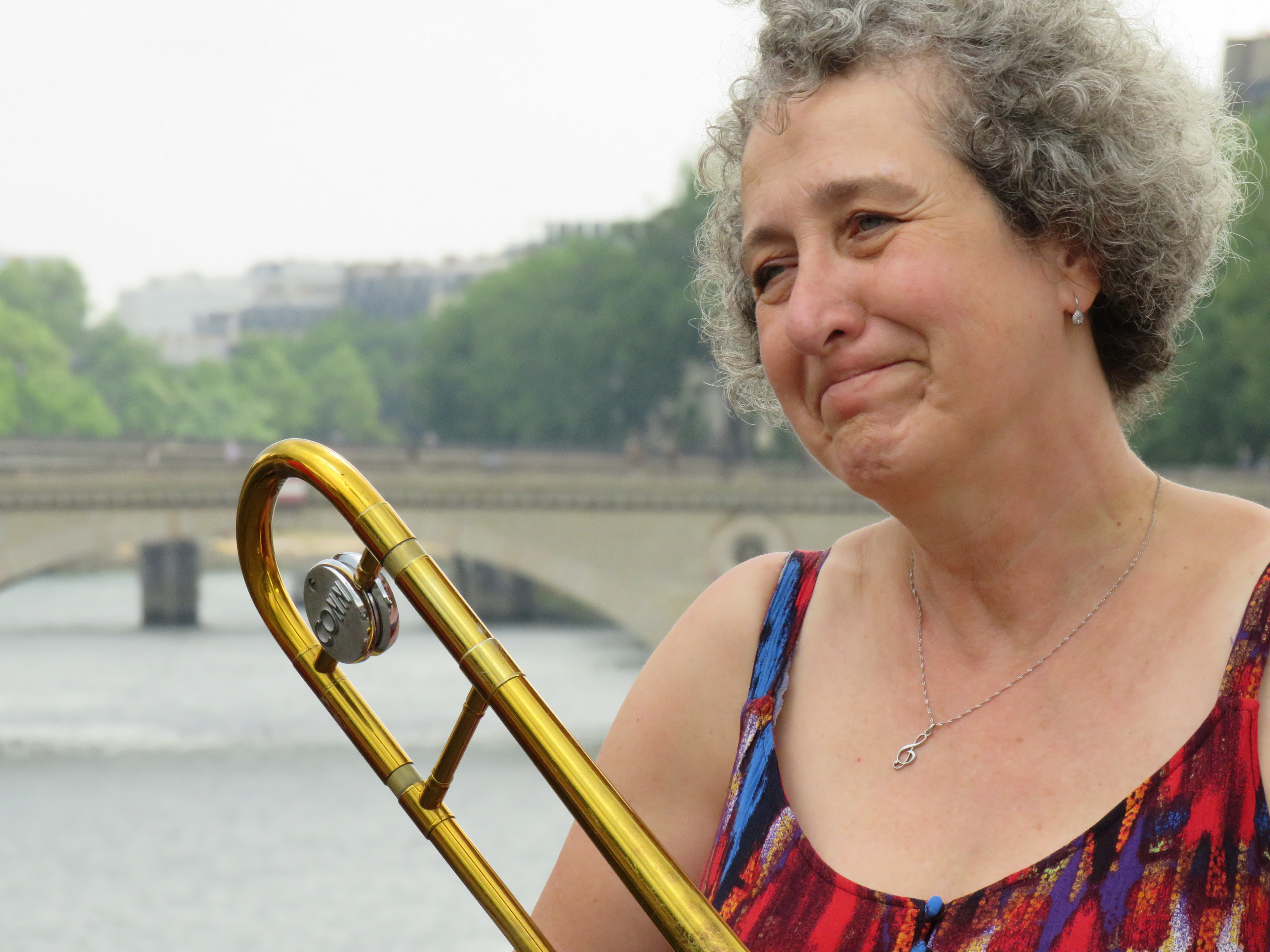 Street performers in Paris