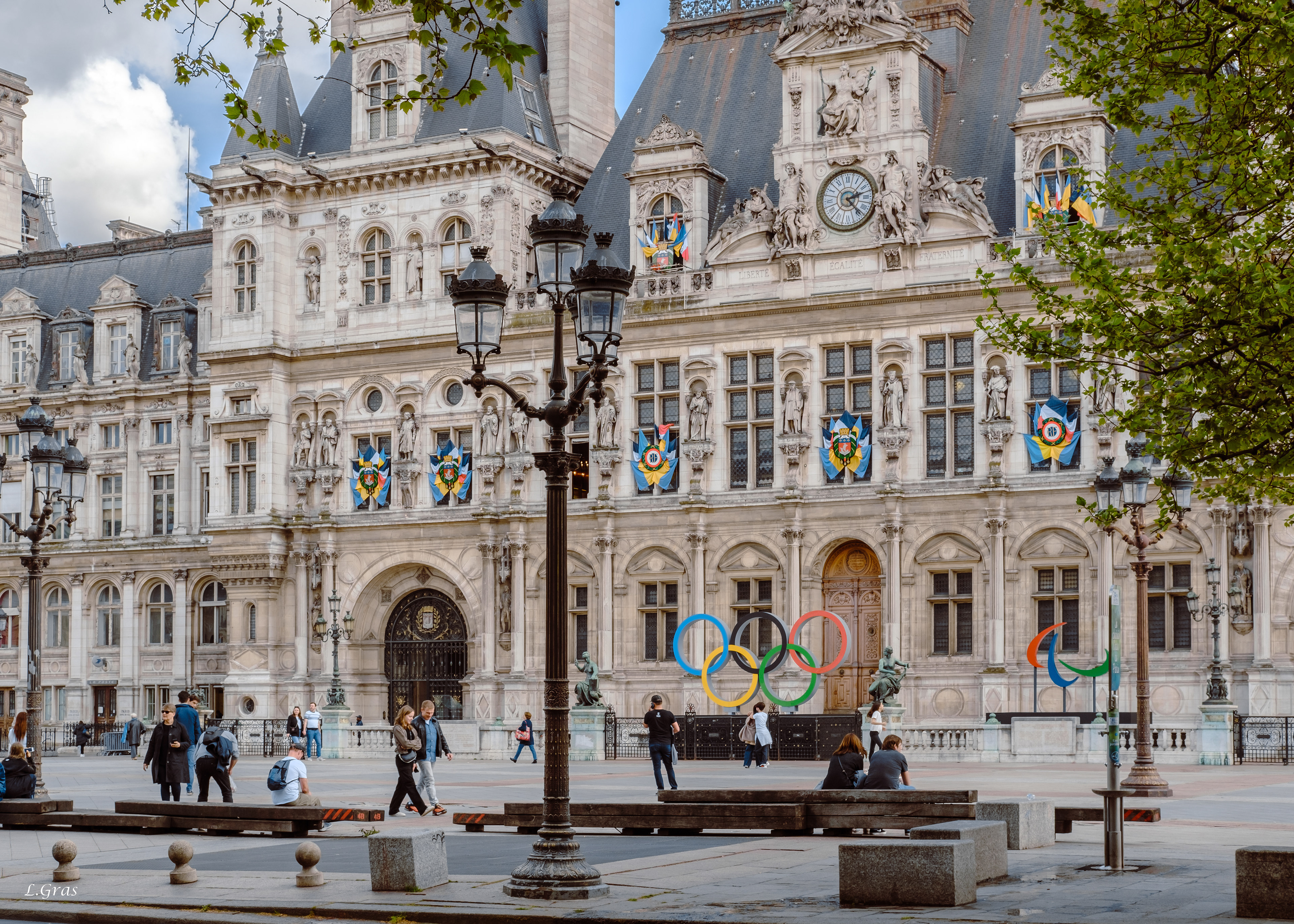 Parvis de l'hôtel de ville