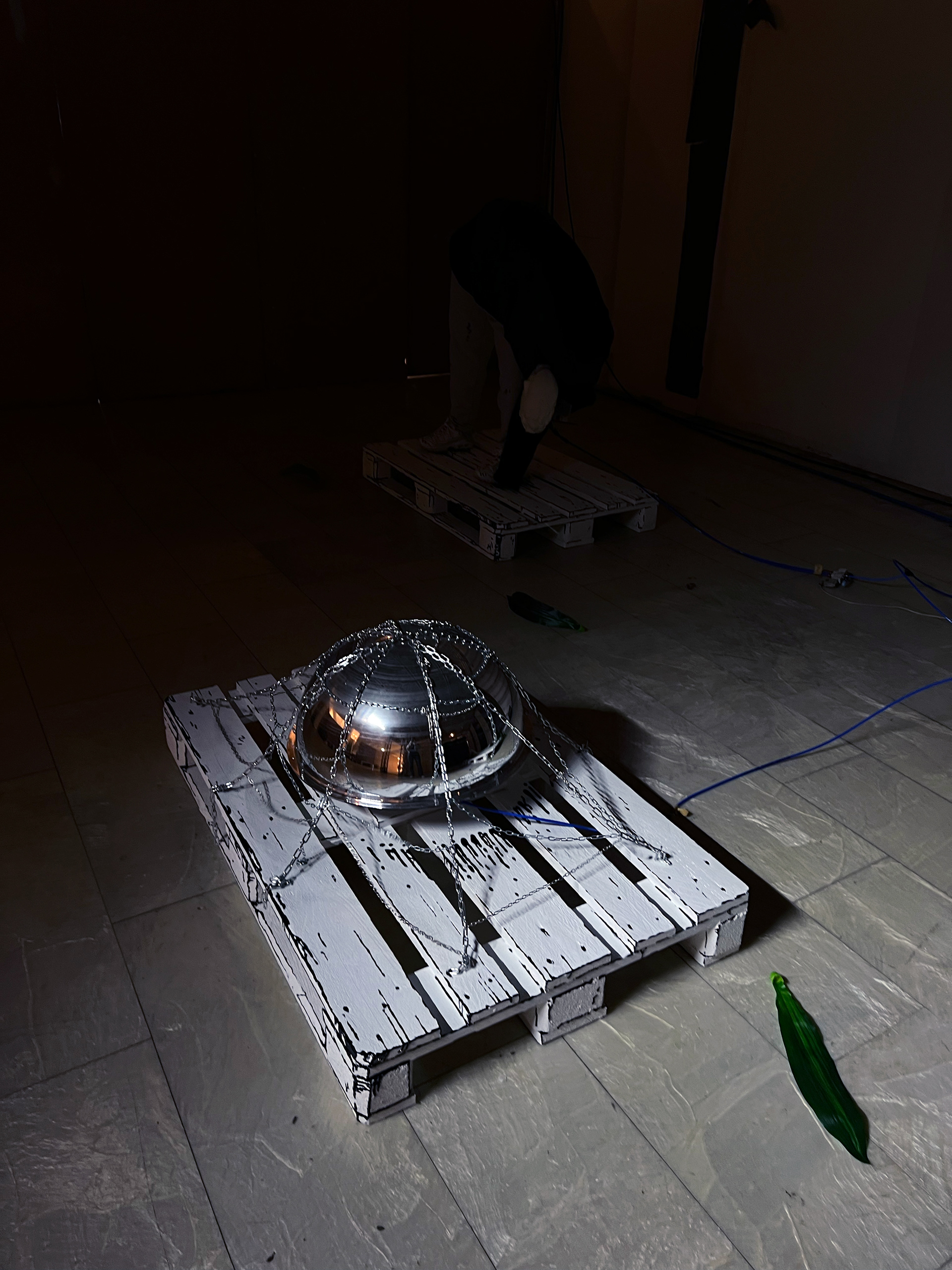 Das Gespräch der verbogenen Dinge, 2025, Kinetic, Installation, YAE IN KIM