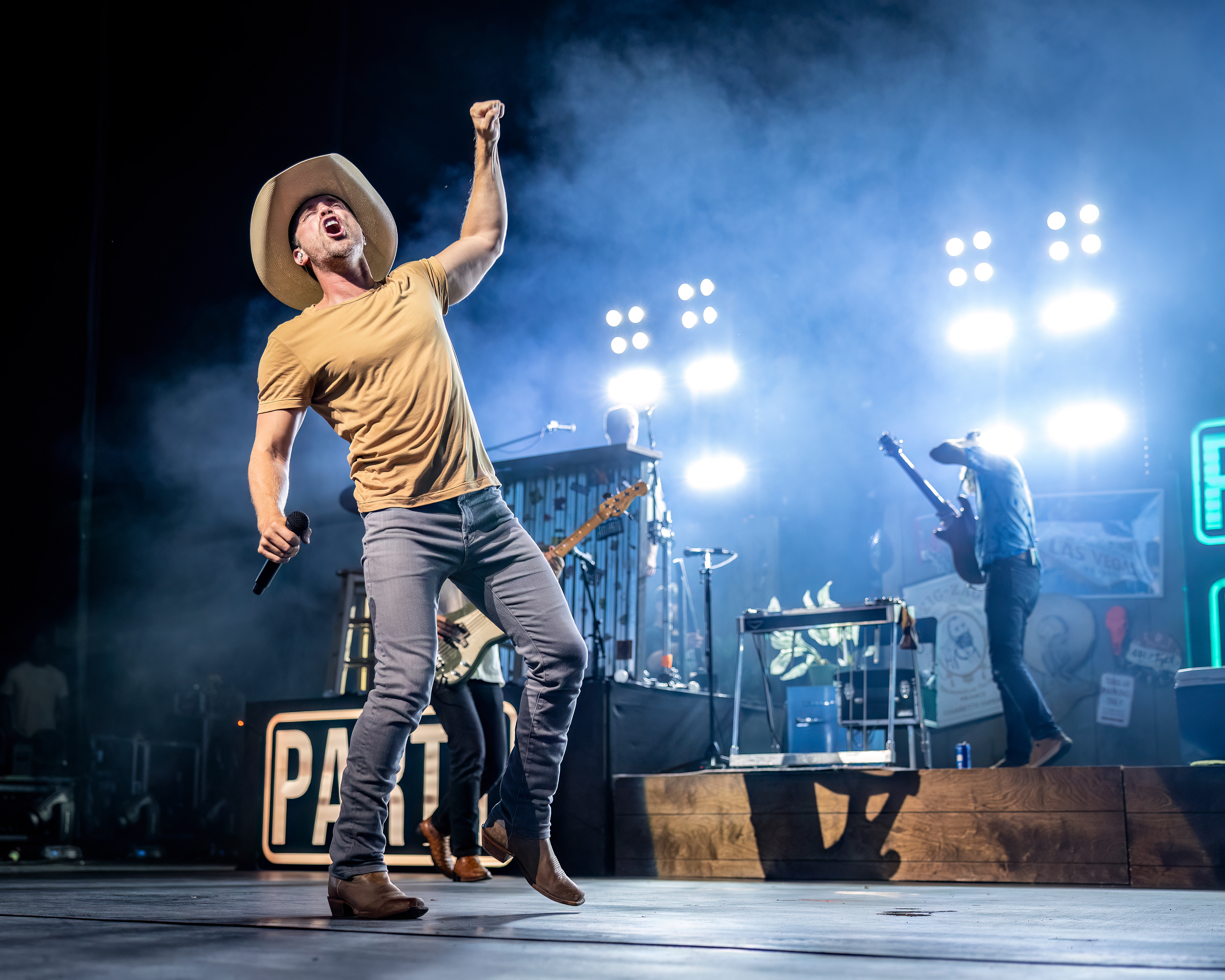 Dustin Lynch - CMAC 2022