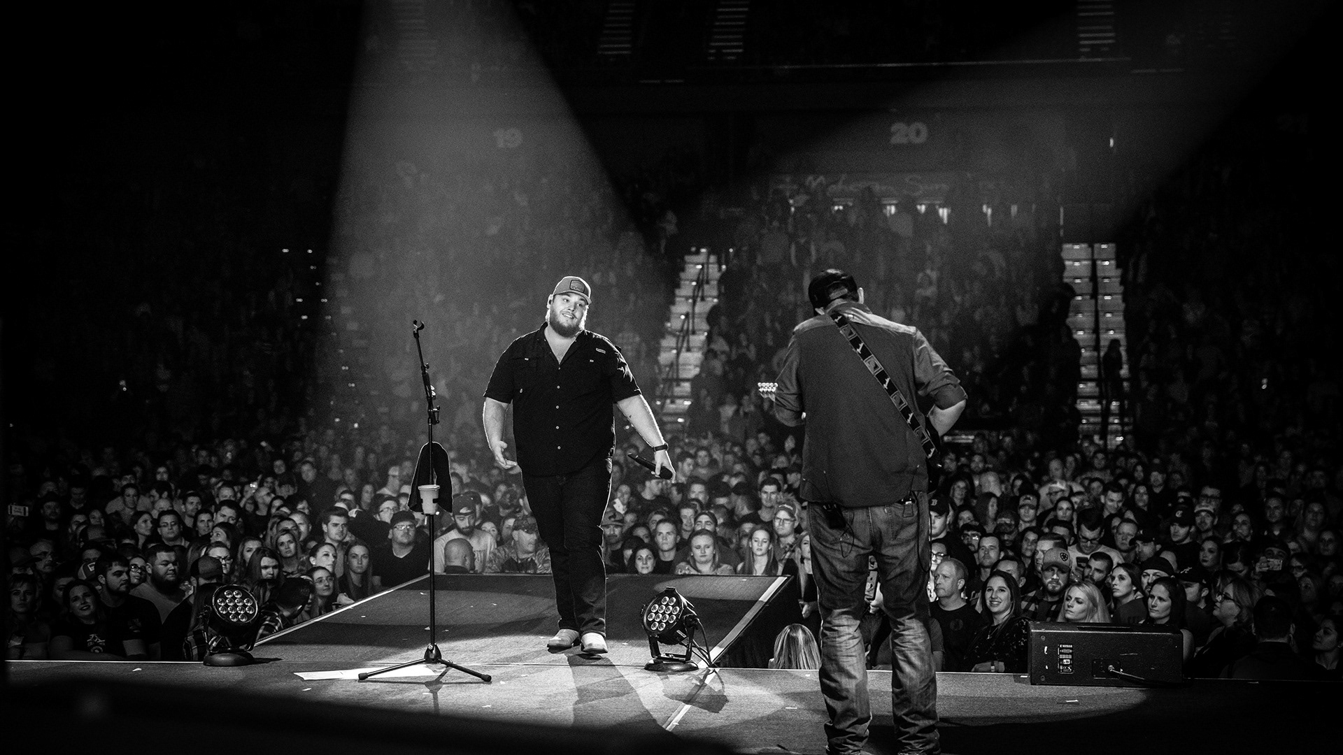 Luke Combs - Mohegan Sun Arena 2019