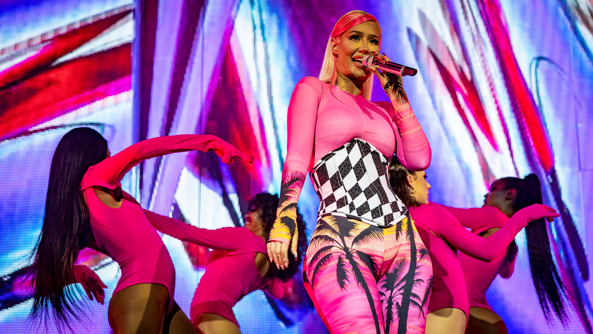 Iggy Azalea - Lakeview 2021