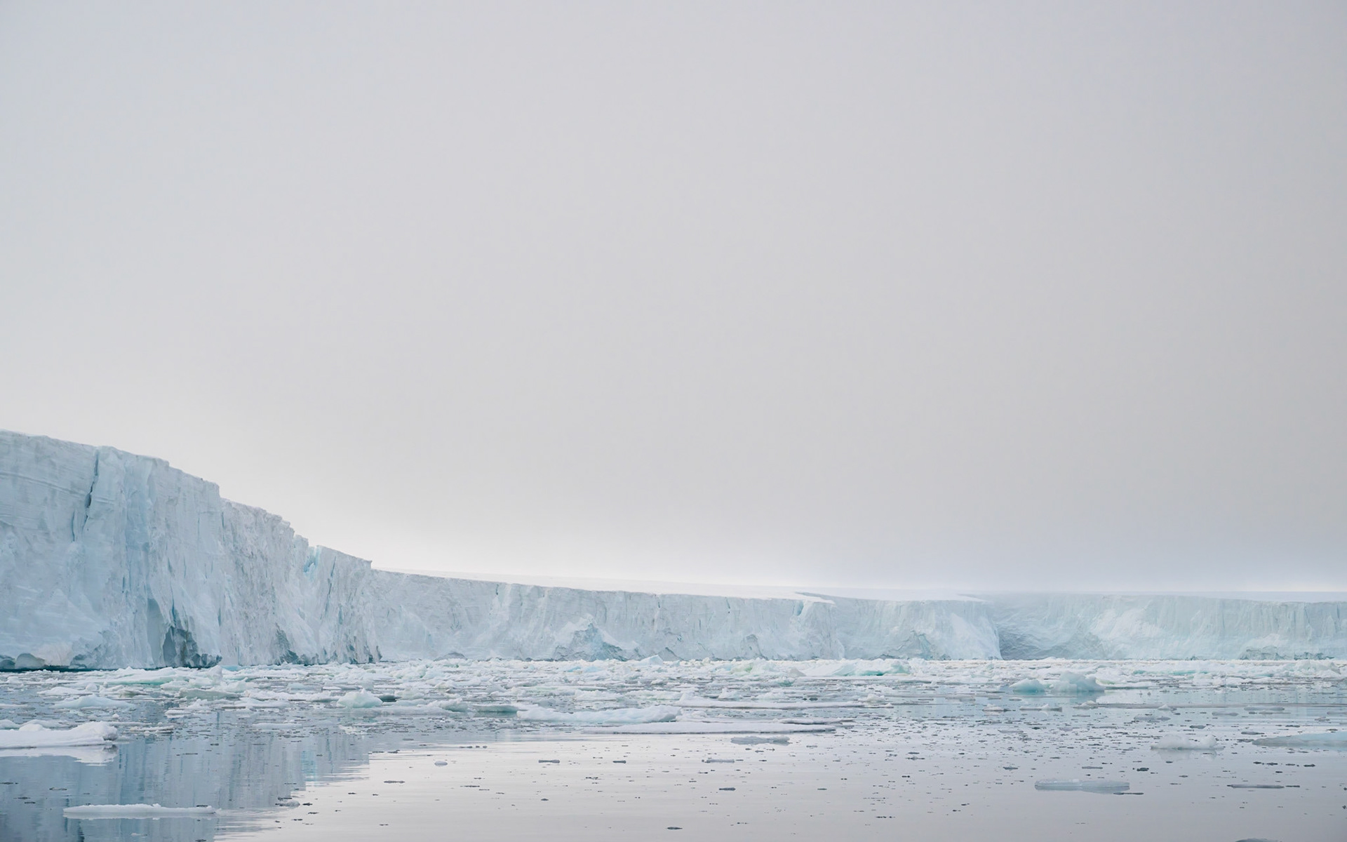 Bråsvellbreen Glacier