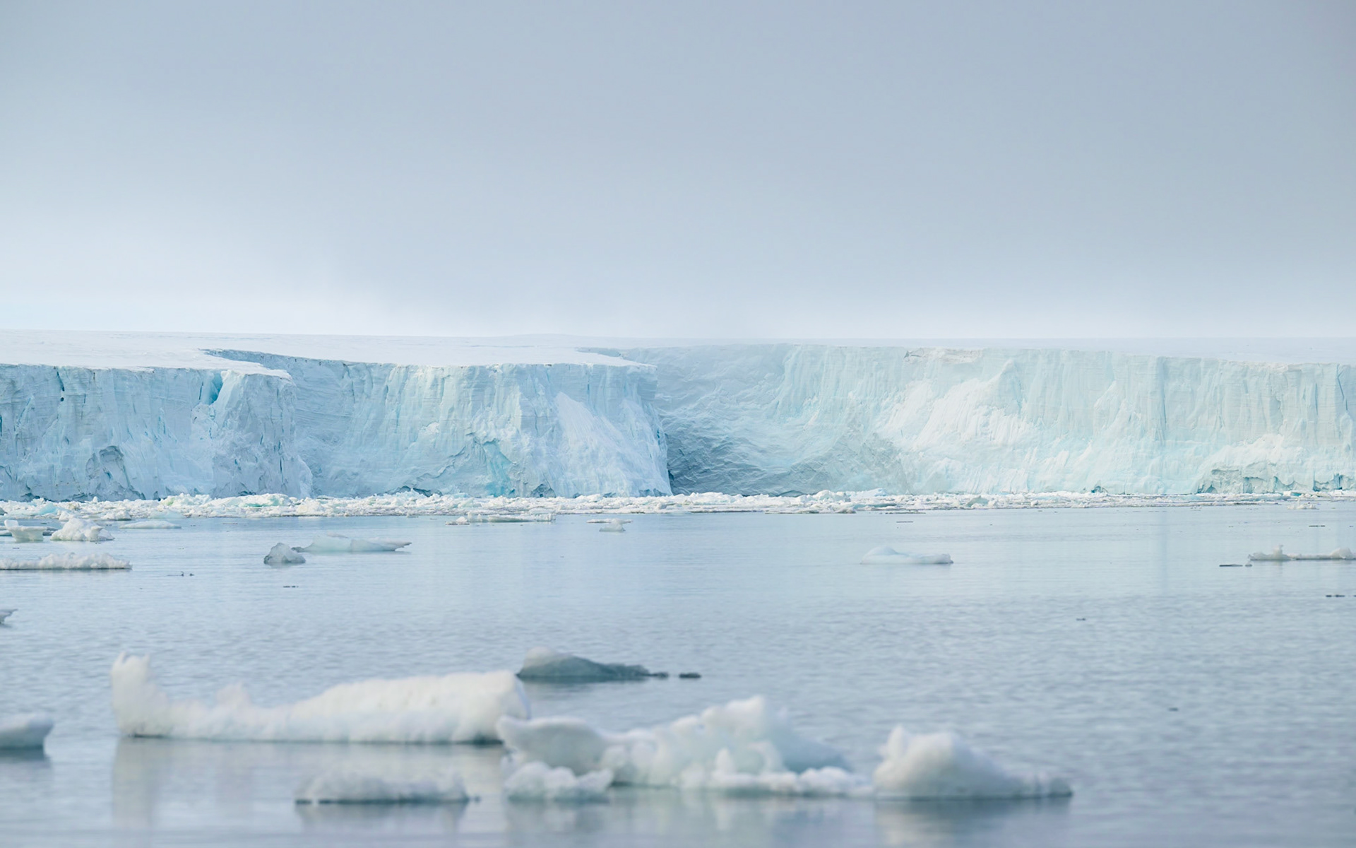 Bråsvellbreen Glacier