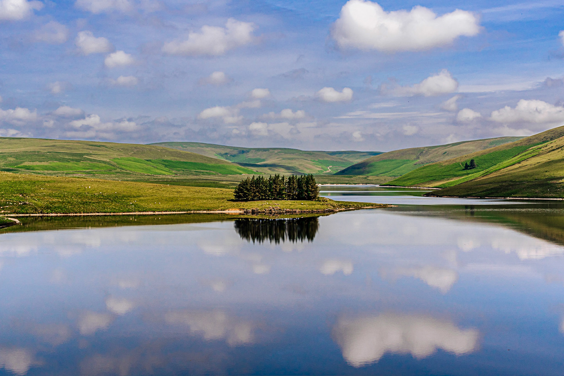 Craig Goch Reservoir, Elan Valley, Wales. Landscape. Colour. Hahnemühle GermanEtching