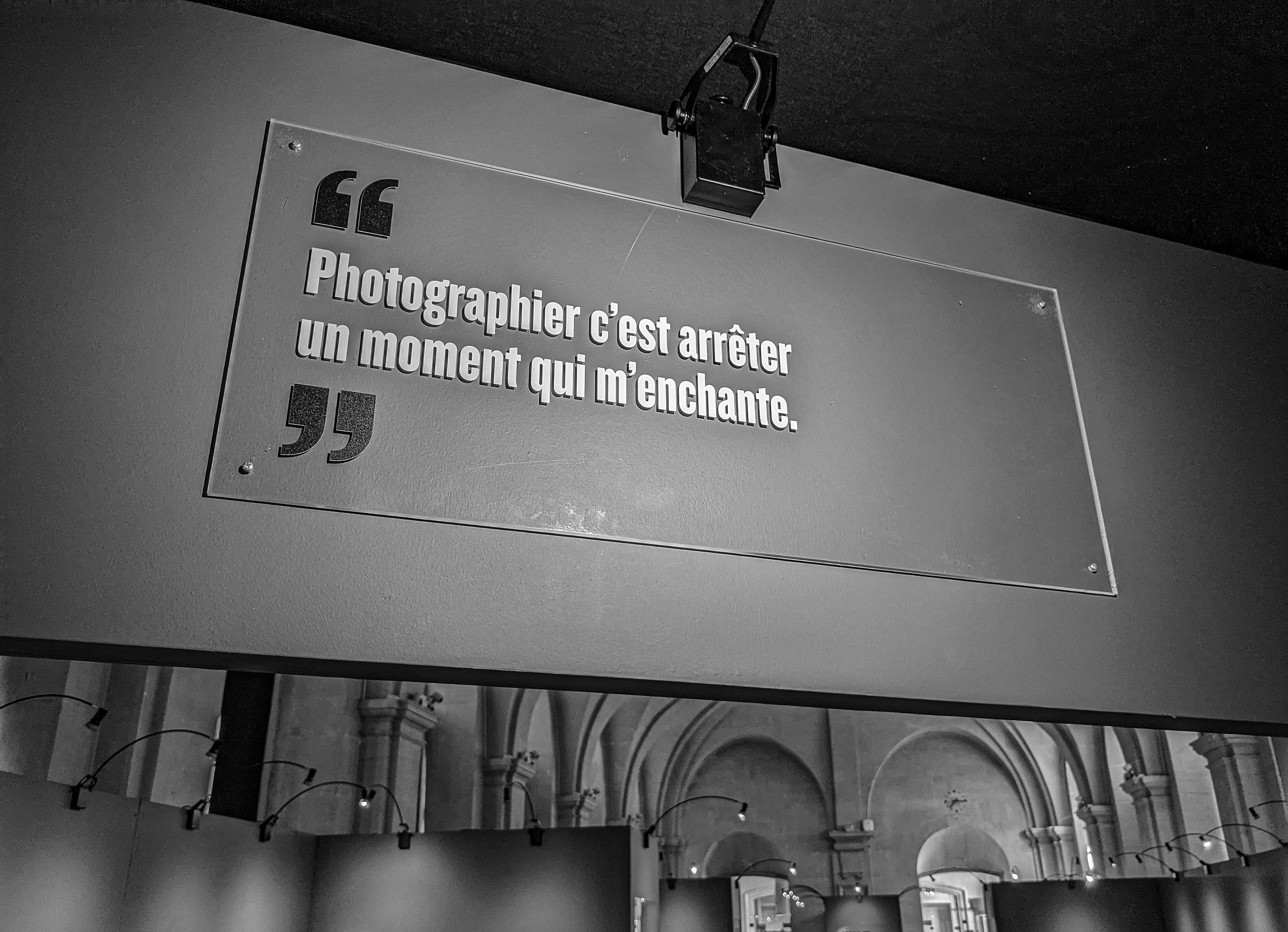 Pendant l'exposition Doisneau, Caen. Citation de Doisneau.