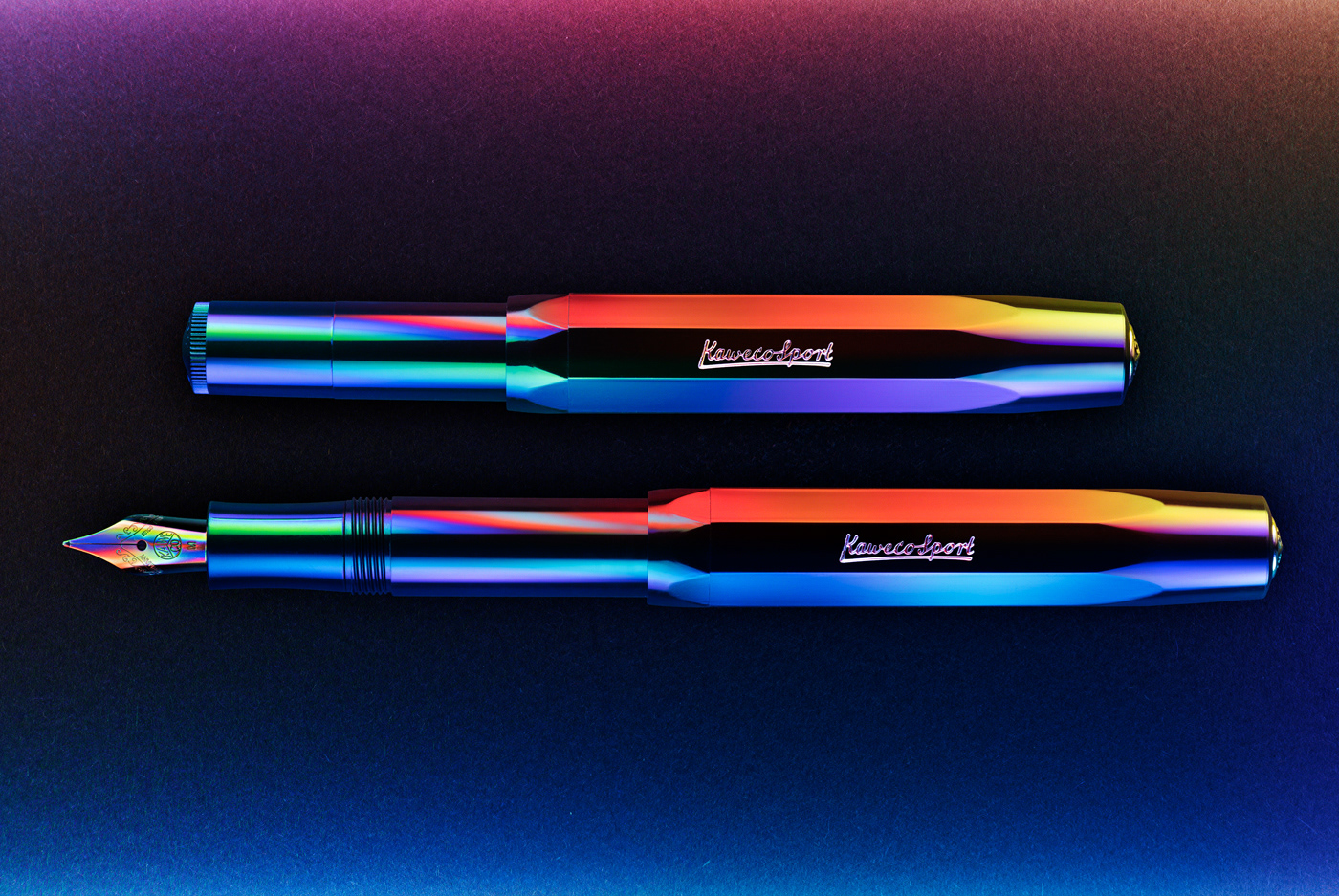 The opened and closed pen side by side.
