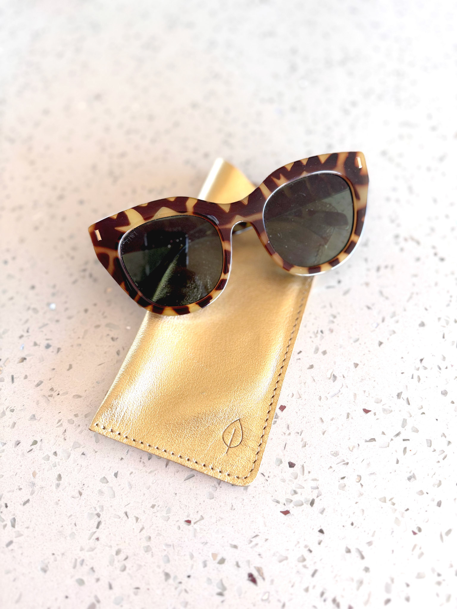 Dorado $12.000
