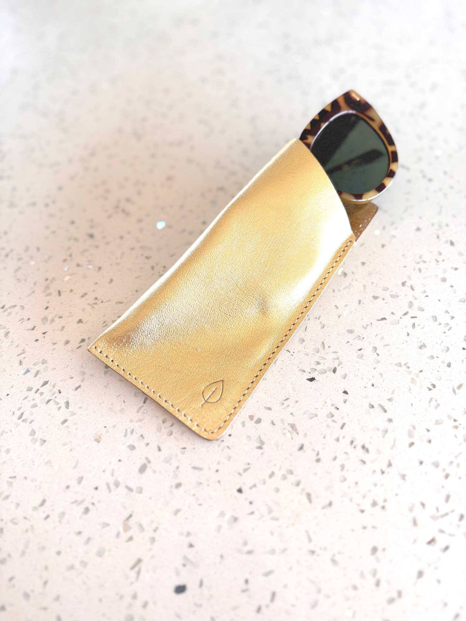 Dorado $12.000