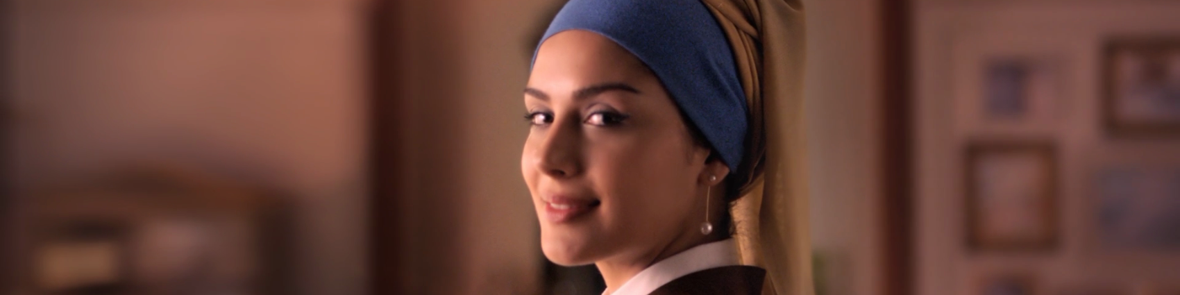 The Girl with the Pearl Earring - Recreated by Directors Judhajit Bagchi & Ranadeep Bhattacharyya for Award winning Fashion Ad Film