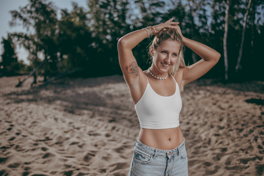 modelka aneta - sesja na plaży, nad morzem, sesja zdjęciowa, fotograf gdańsk, sesje kobiece