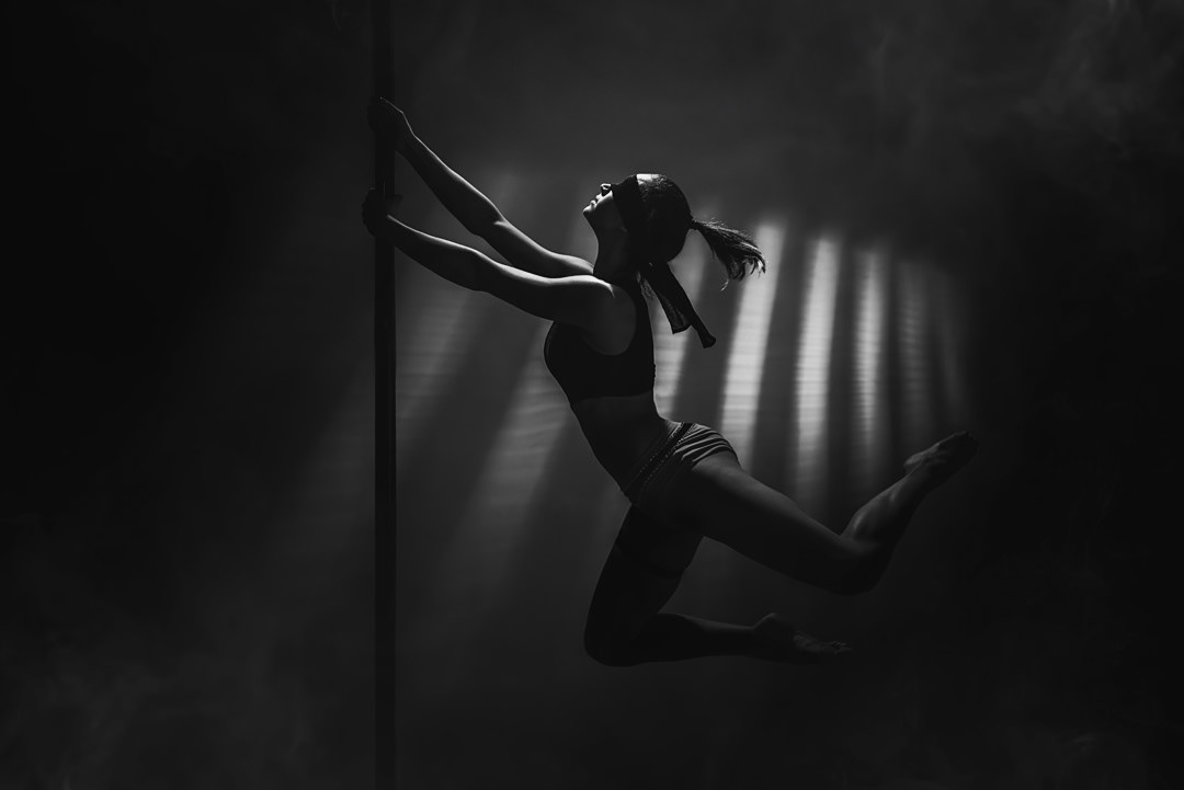 pole dance, fotografia sportowa, zdjęcia tancerki, Hania, sesja pole dance, pole fit, poleart, fotografia reklamowa, poledancer, model