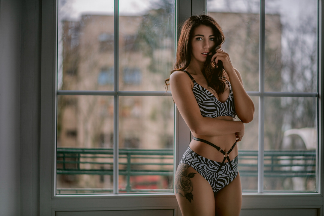 modelka Ewa - sesja zdjęciowa dla CARO LINE odzież poledance odzież sportowa nowa kolekcja