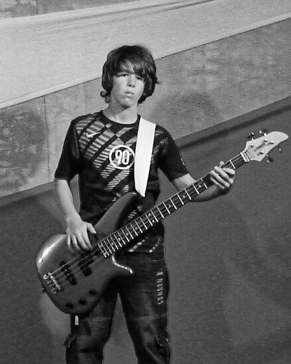 Jeune Bassiste - Michel Paquin