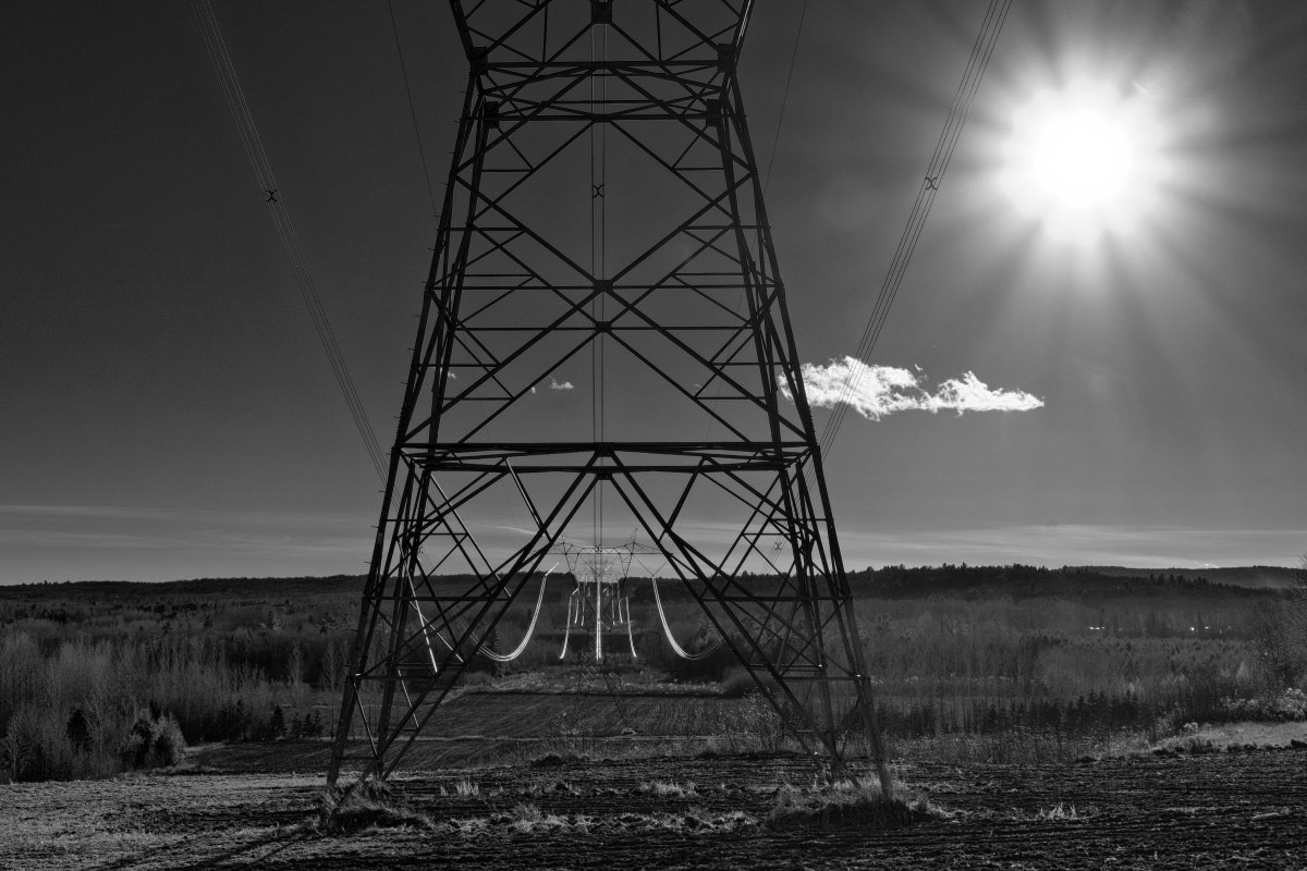 Pylônes - Michel Paquin