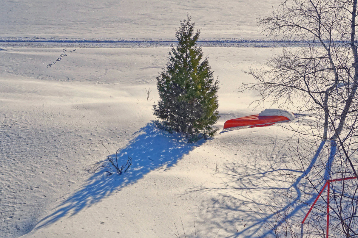 Canot Rouge et Ombre - Michel Paquin