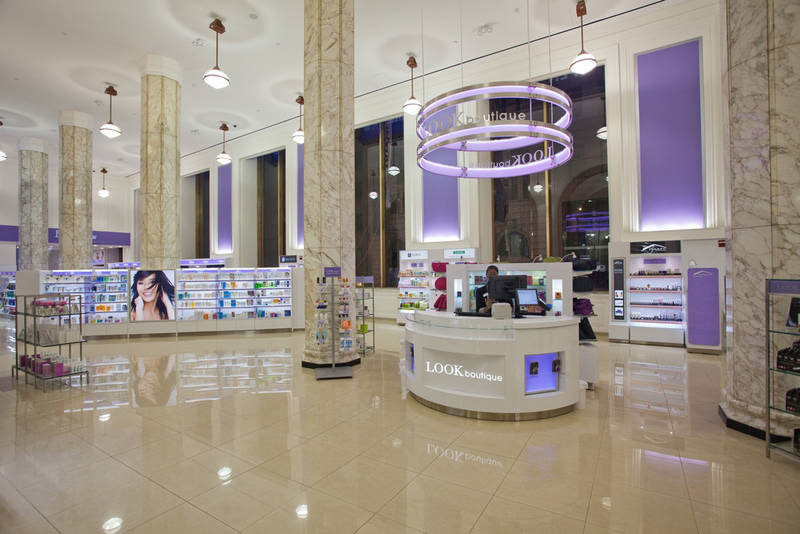 Duane Reade's flagship store at 40 Wall St. won top honors in the convenience store/pharmacy category in the Retail Design Institute's annual awards program.