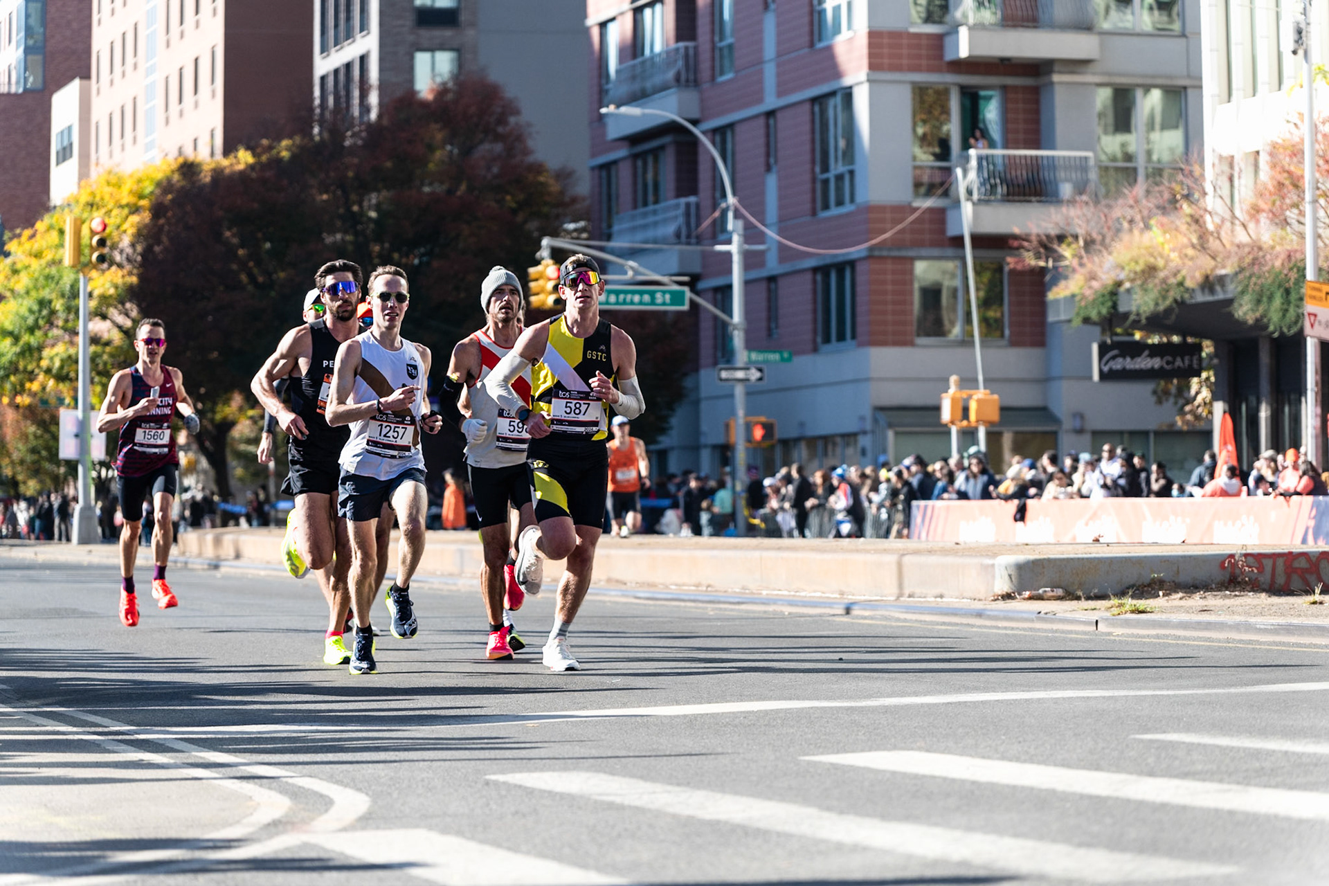 the pros; men chasing pack