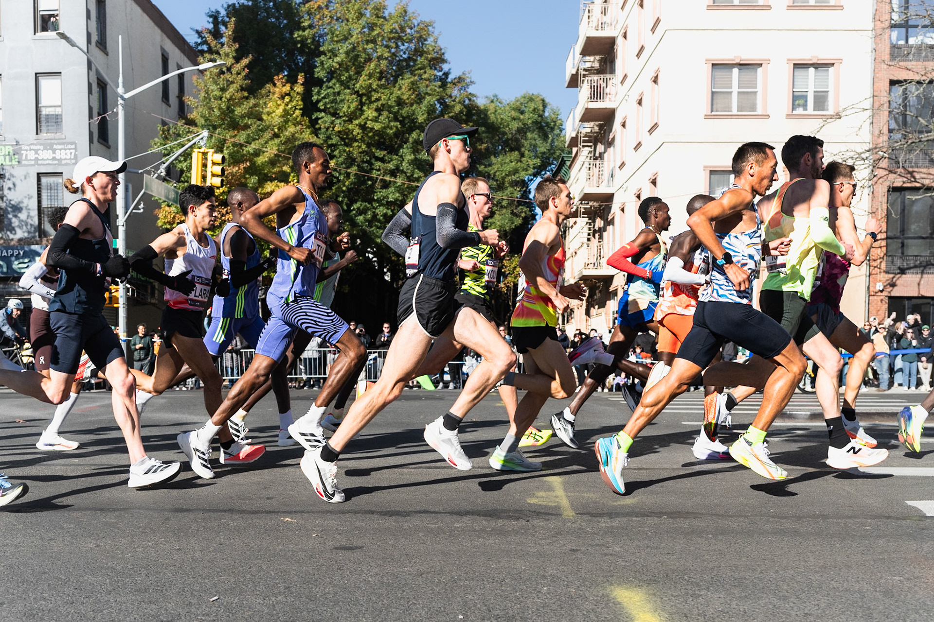 the pros; men chasing pack