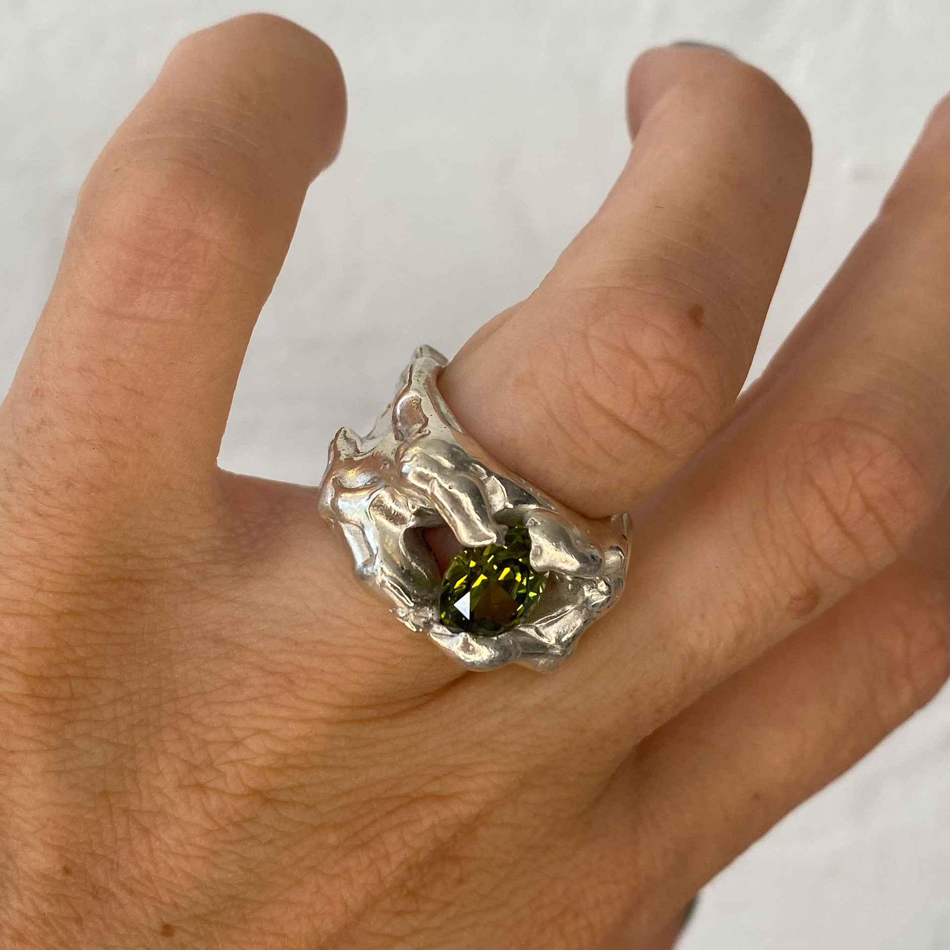 Imprint Ring with floating CZ