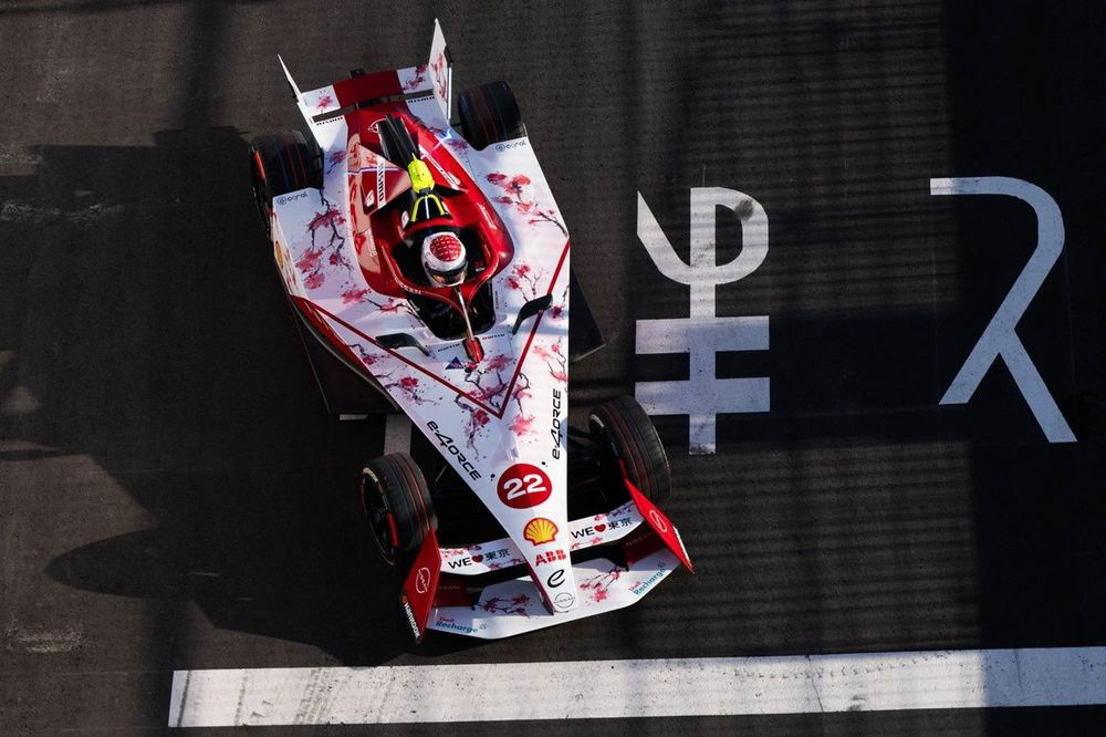 Photo by Simon Galloway / Motorsport Images