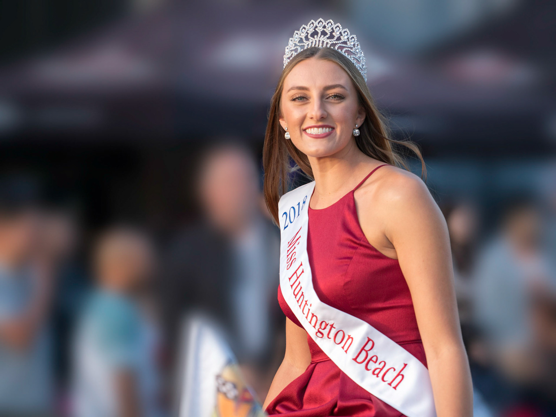 ‘Light of Love’ Parade at benefit for youth shelter