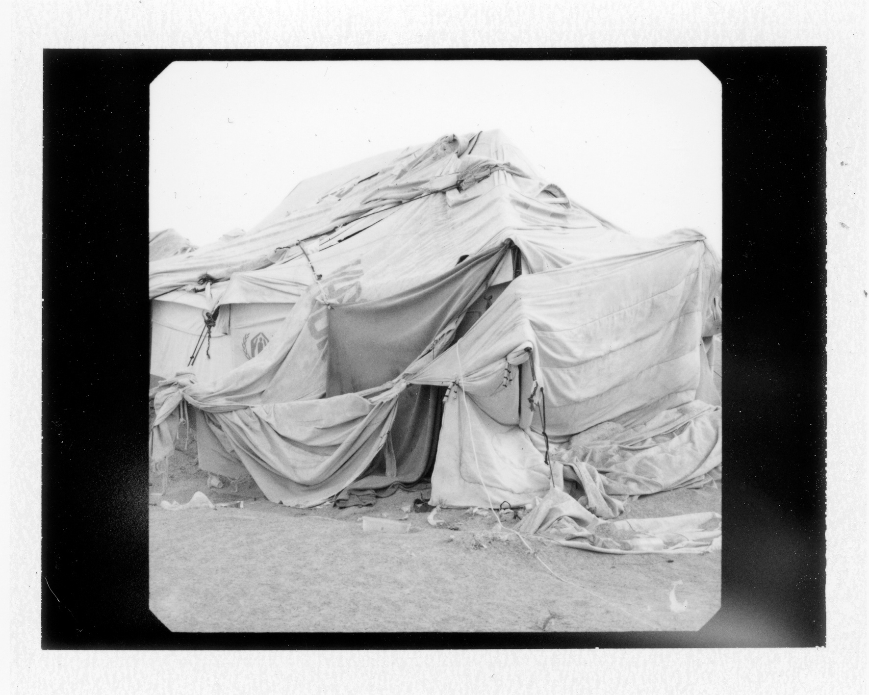 Habiter Choucha (2012-2014) série de polaroids n&b