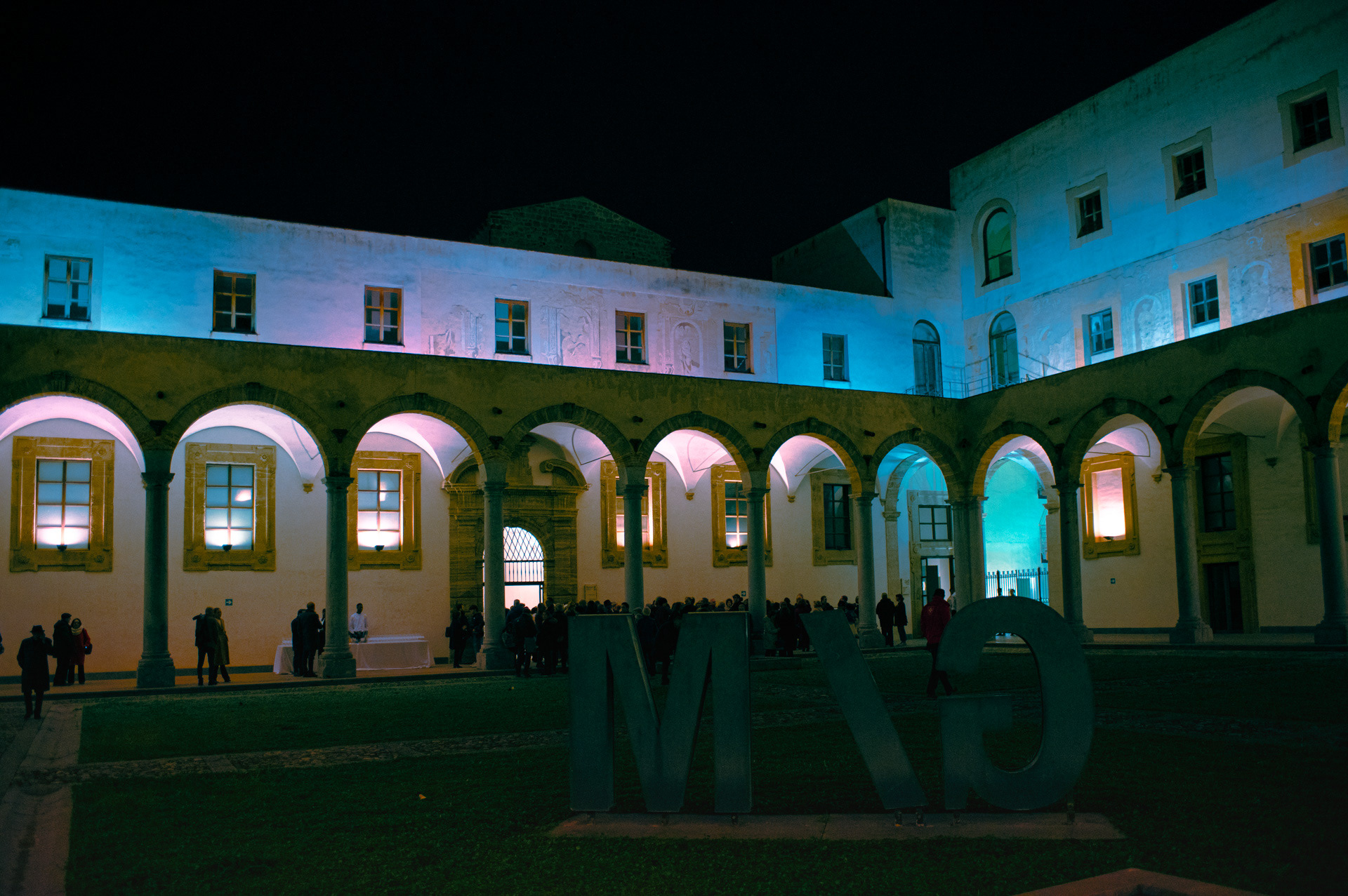 Cortile interno di Palazzo Bonet , accesso interno alla Mostra all'interno della GAM di Palermo.