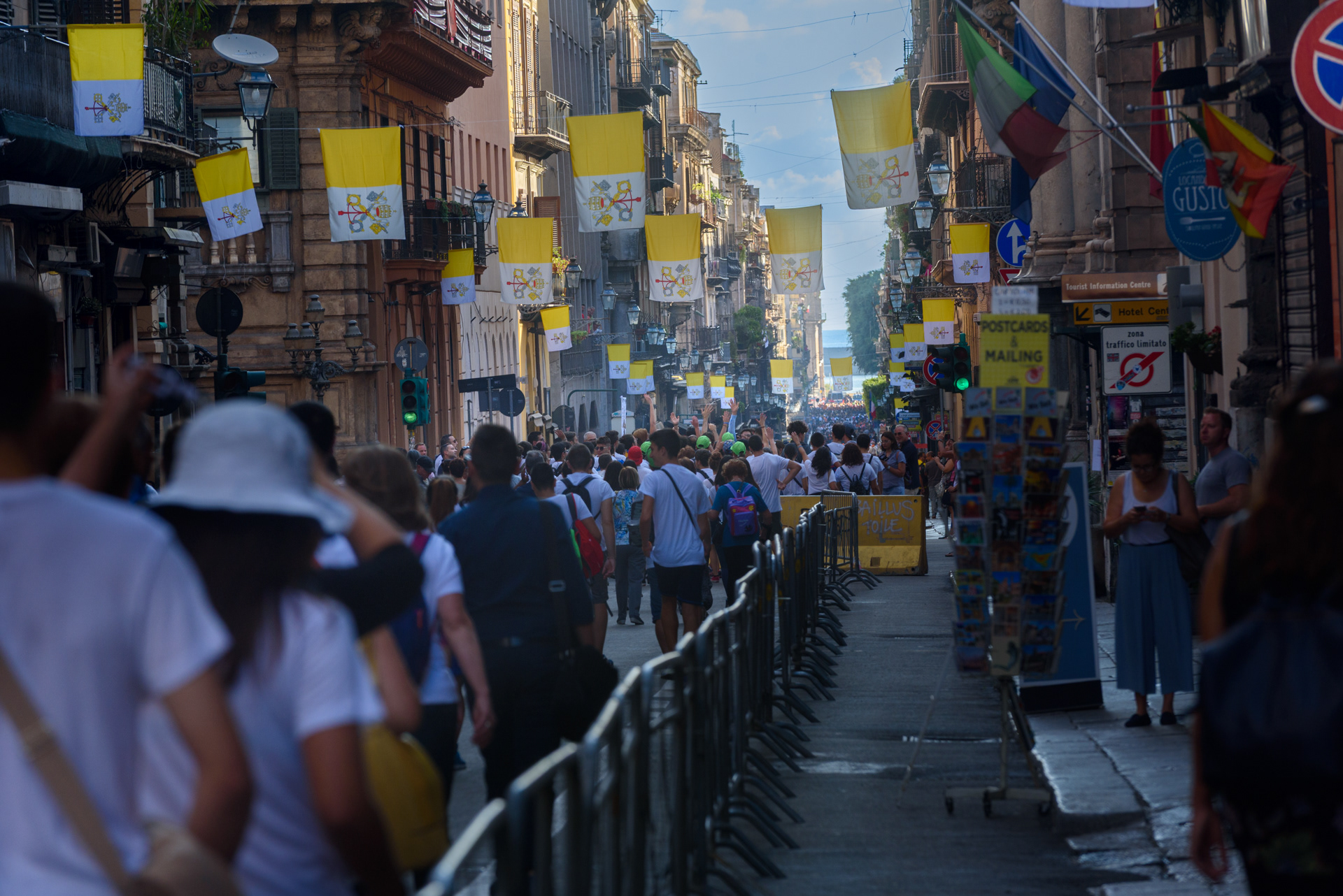 La folla si dirige al foro italico per la Messa che sarà celebrata da Papa Francesco all’inizio della sua visita alla città, nel XXV del martirio di Padre Pino Puglisi. Palermo, 15/09/2018