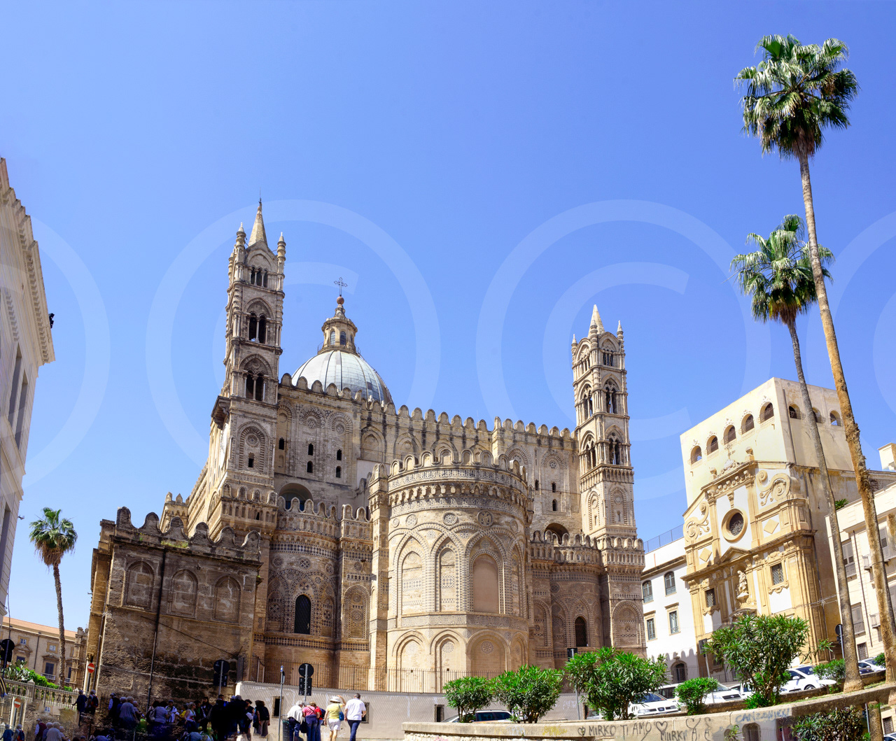 Retro della Cattedrale di Palermo prospicente piazza Sette Angeli.