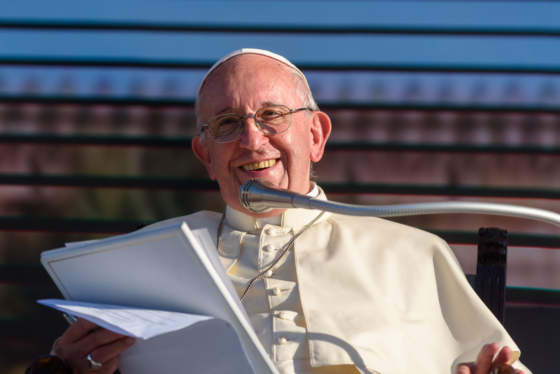 Il dolce sorriso di Papa Francesco, dal palco allestito a piazza Castelnuovo a Palermo in occasione della sua visita alla città, nel XXV del martirio di Padre Pino Puglisi. 15/09/2018.