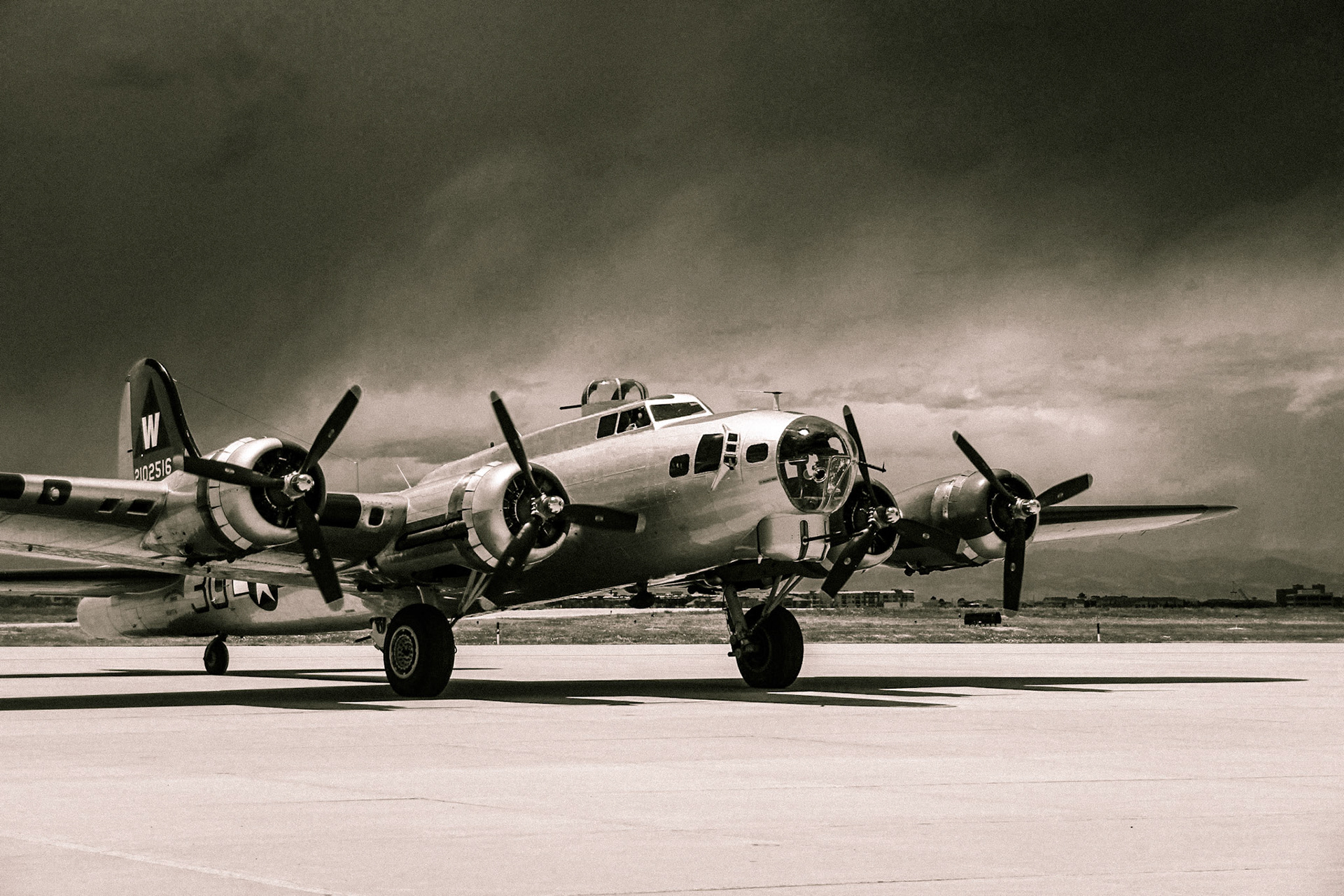 B-17 - Centennial Airport