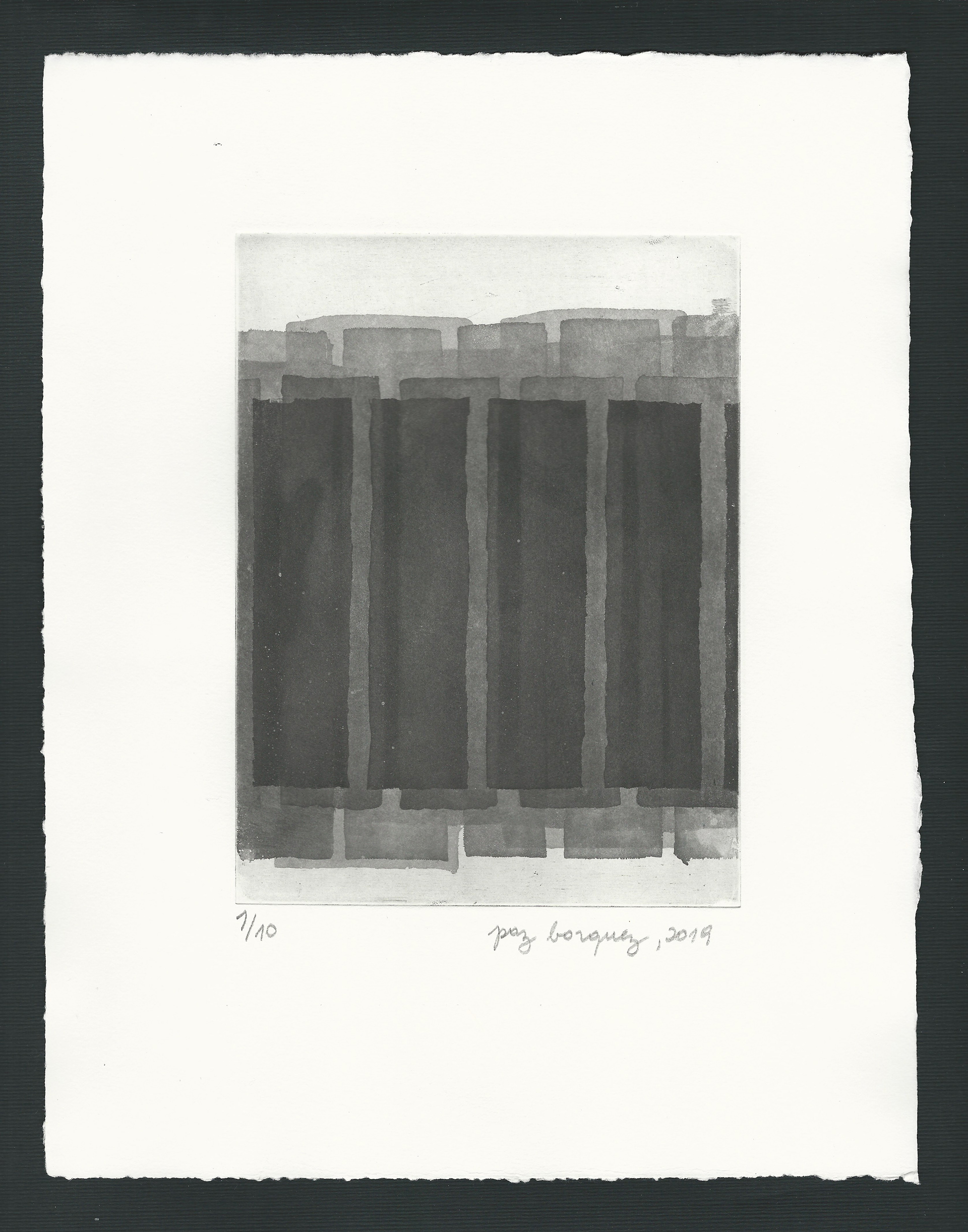 «Lueurs», 2019. Gravure originale aquatinte, plaque de zinc 15 X 20 cm. sur papier d’un format total de 25 x 33 cm. Numérotée 1 de 10 et signée au crayon par l'artiste. Impression: Moret Imprimeur, Paris.