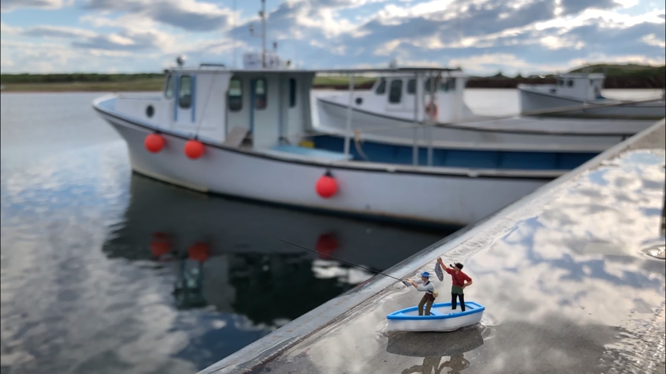 Quarantine Project Day 86 - Going Fishing. Where there are big boats there must be big fish. Projet quarantaine jour 86 – Sortie de pêche. Là où il y a de gros bateaux, il doit y avoir de gros poissons.