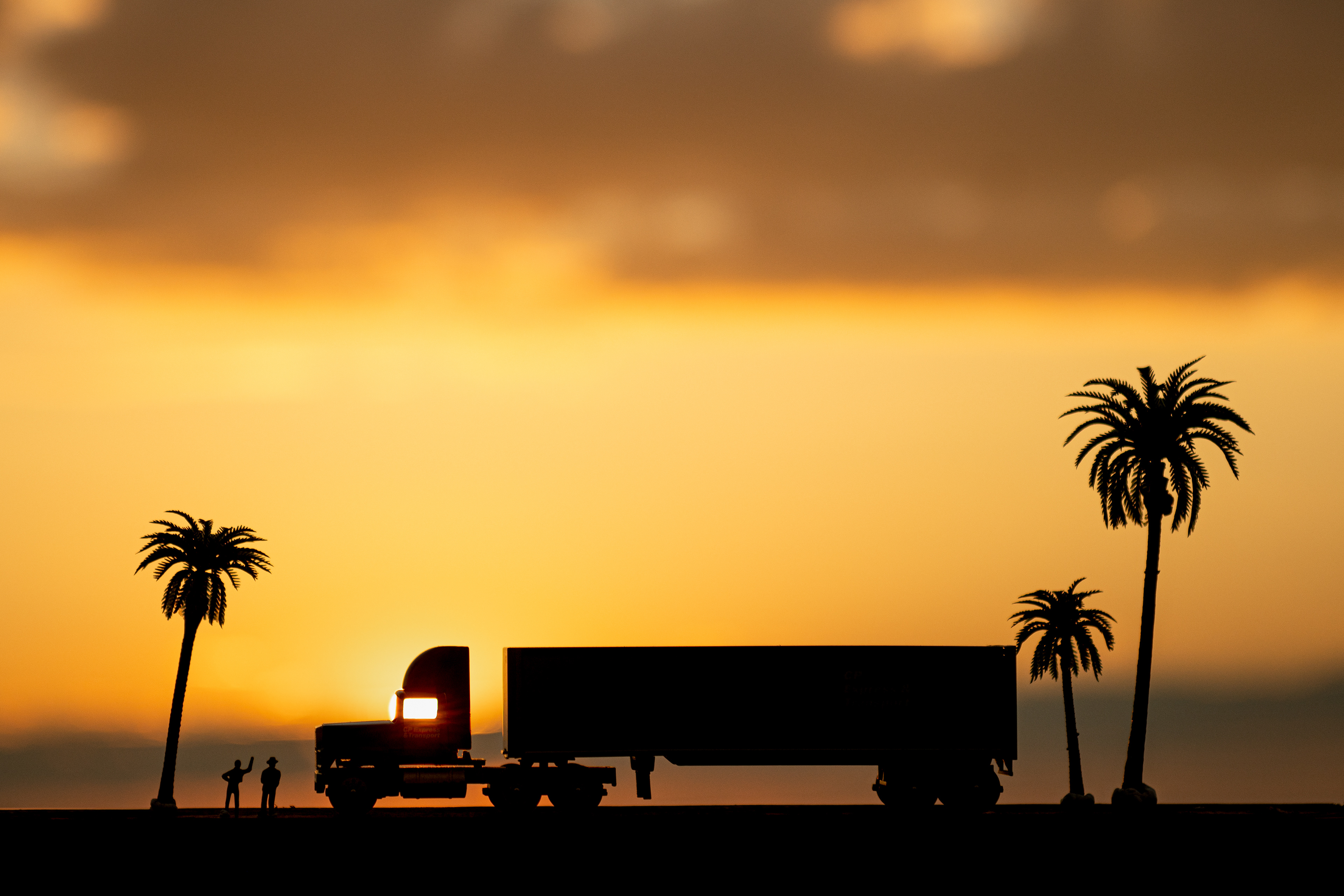 Quarantine Project Day 123 - COVID-19 situation in the USA 'scary' and 'dangerous,' according to Canadian long-haul truckers. 2020-07-14 Projet quarantaine jour 123 – Selon les camionneurs canadiens, la situation aux États-Unis par rapport au  COVID-19 est effrayante et dangereuse. (14 juillet 2020)