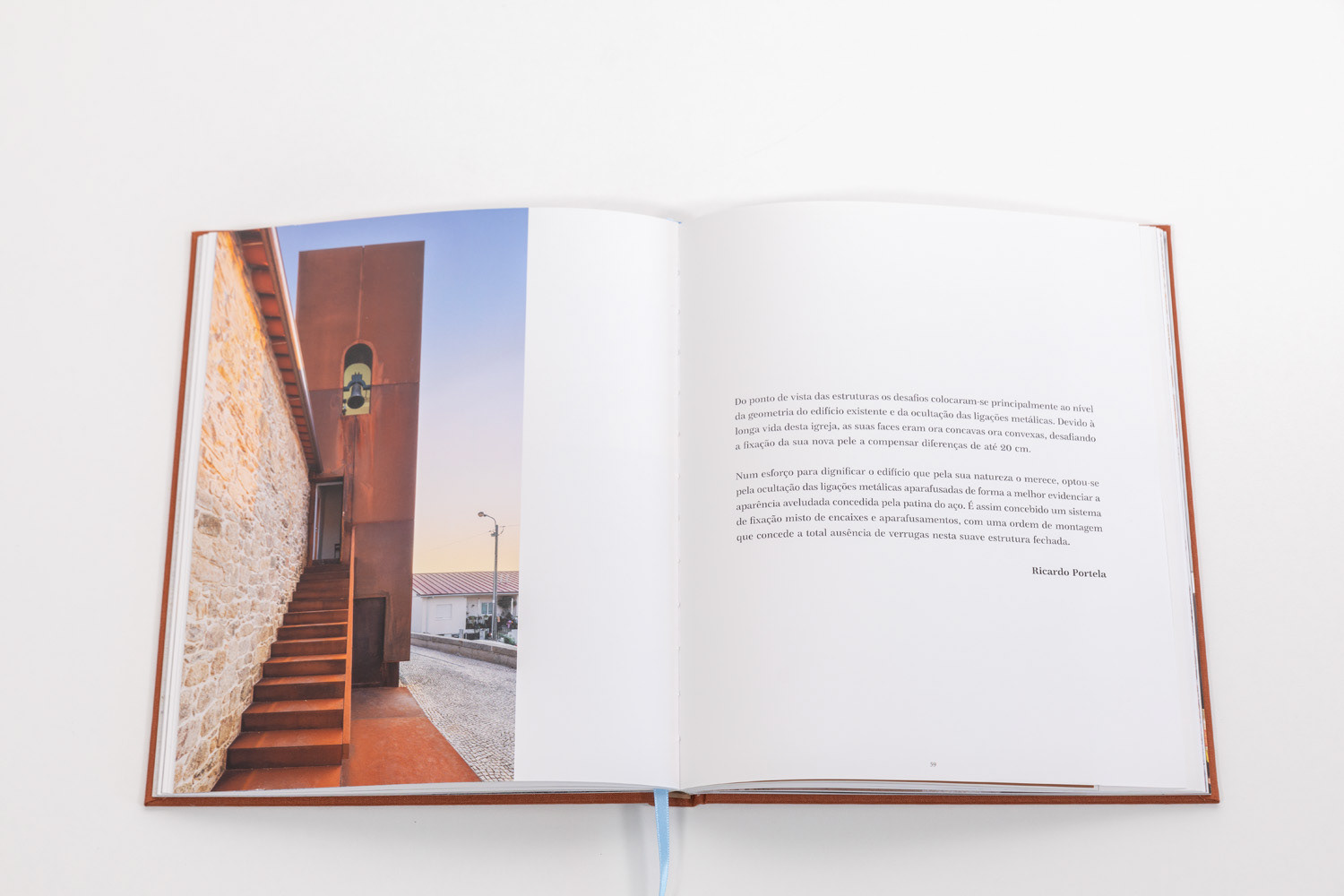 Livro - Igreja Ancestral de Fraião: História, Restauro e Futuro - DST - Nuno Capa
