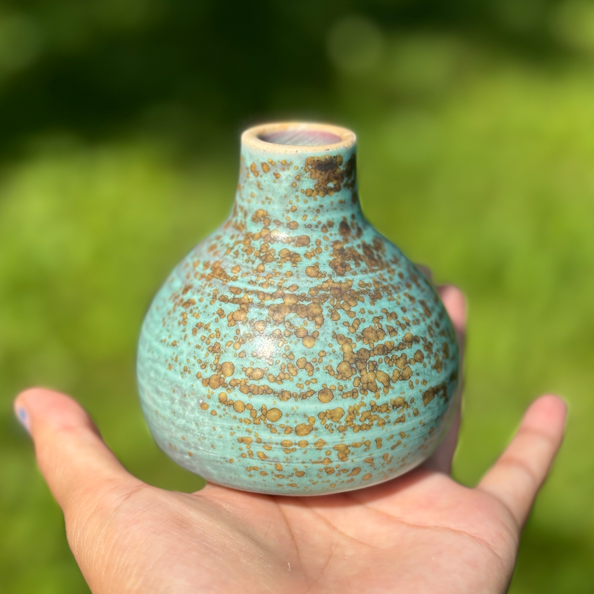 Bud Vase Spotty, 2024, porcelain