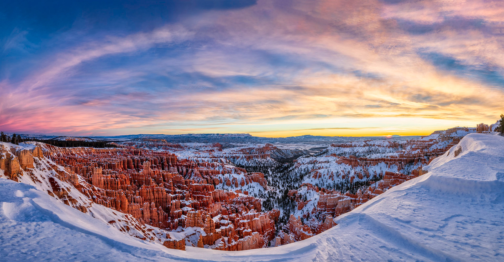 Dawn at Bryce Canyon