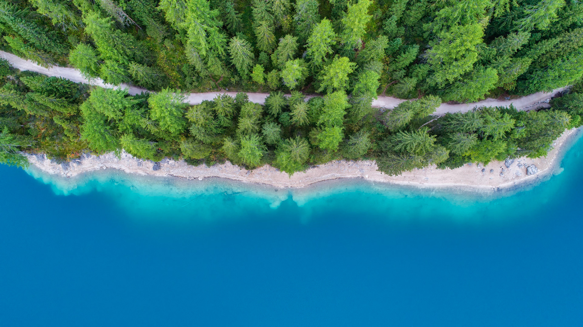 The Colors of Lago di Braies