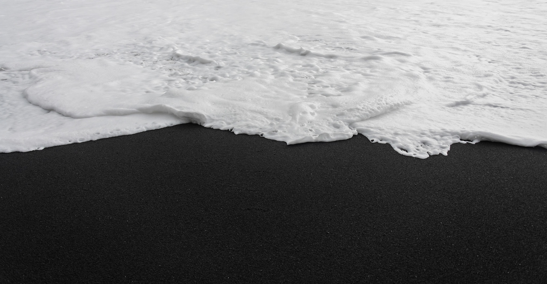 Black Sand - White Foam
