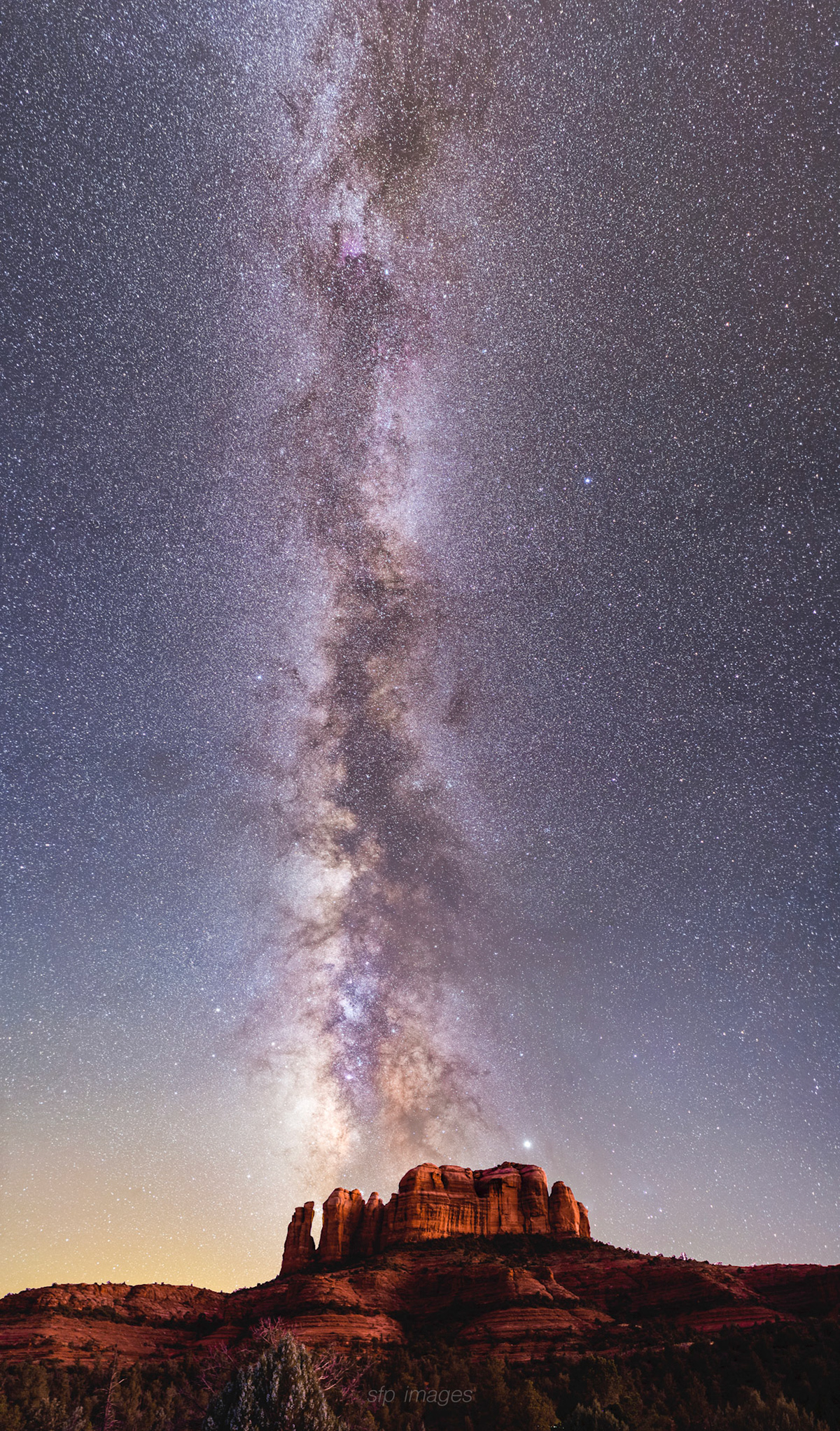 Made from 21 light frames by Starry Landscape Stacker 1.8.0.  Algorithm: Min Horizon Star Dupe