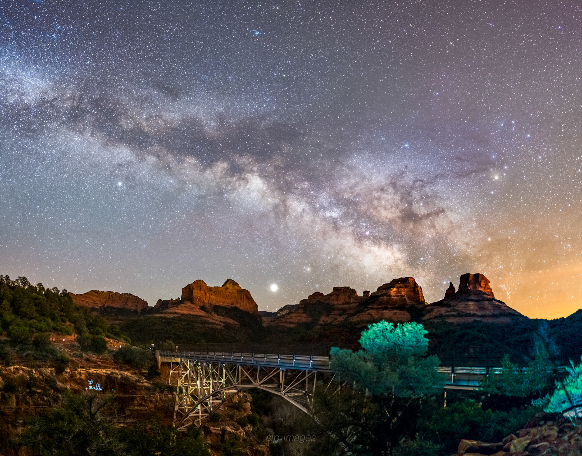 Made from 20 light frames by Starry Landscape Stacker 1.8.0.  Algorithm: Min Horizon Star Dupe
