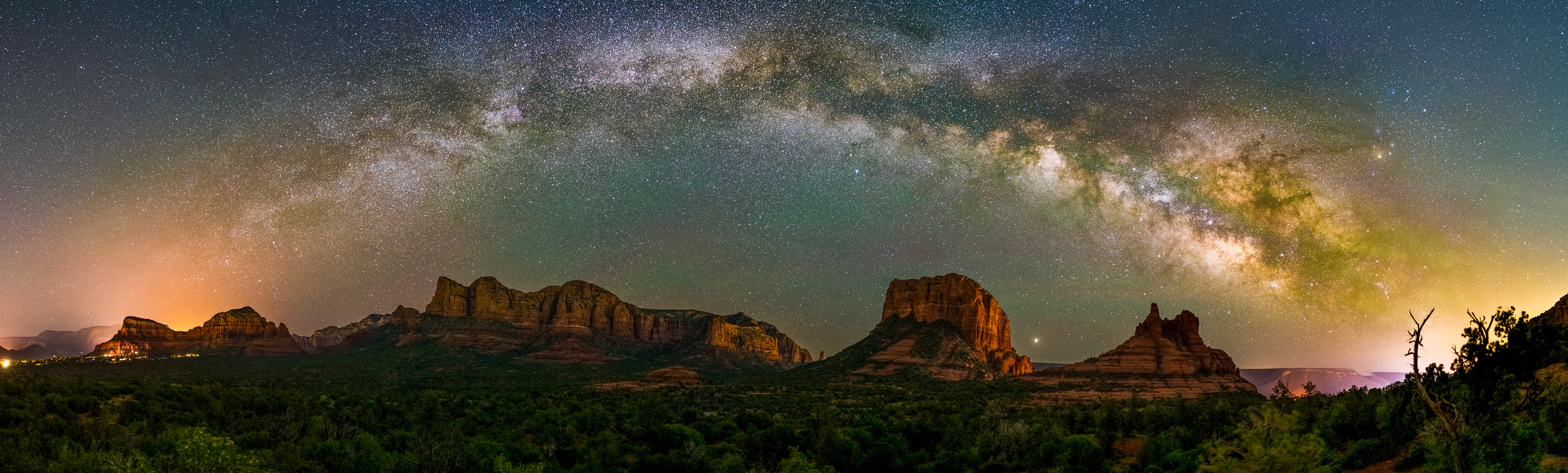 Made from 21 light frames by Starry Landscape Stacker 1.8.0.  Algorithm: Min Horizon Star Dupe