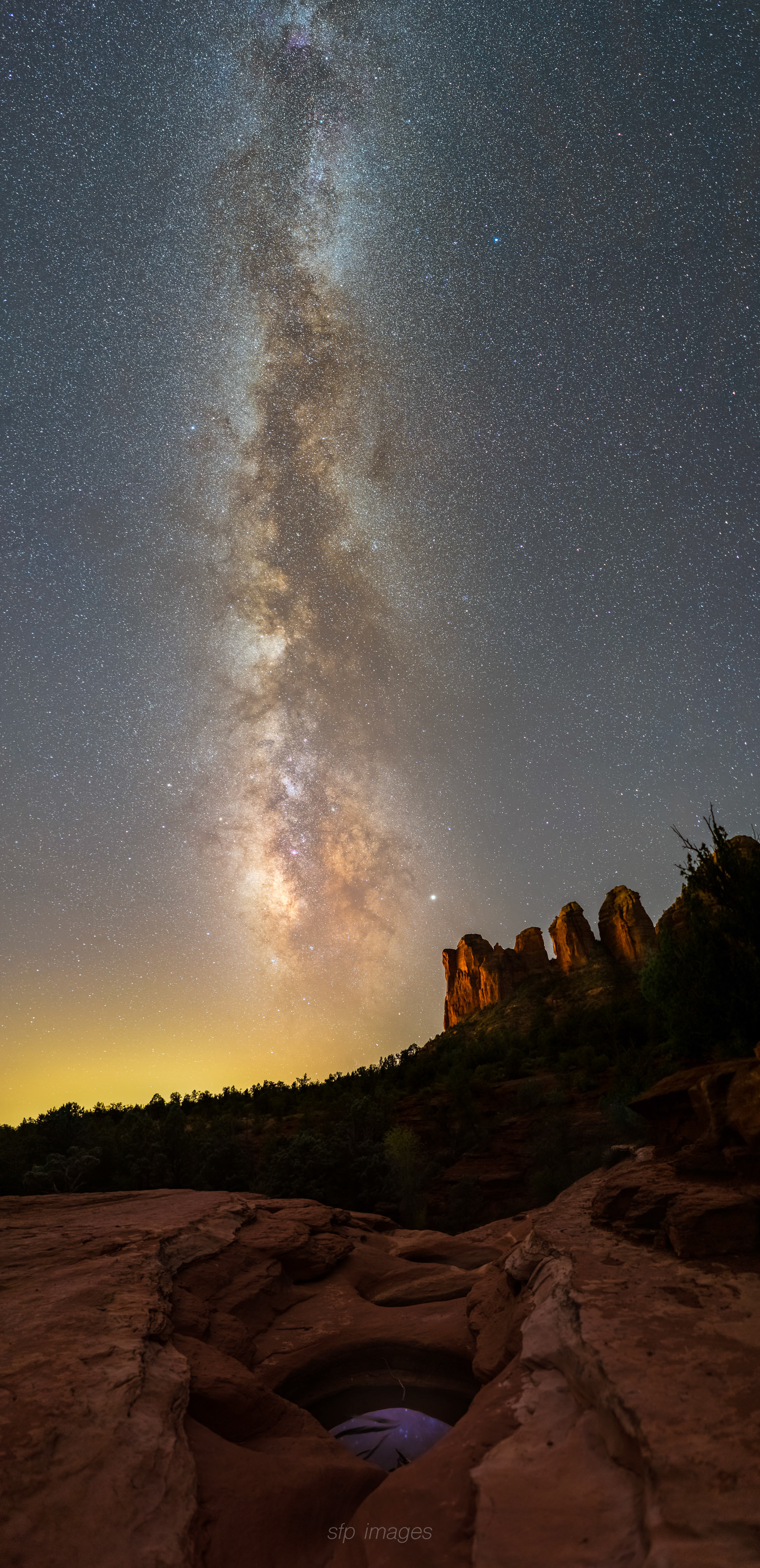 Made from 20 light frames by Starry Landscape Stacker 1.8.0.  Algorithm: Min Horizon Star Dupe